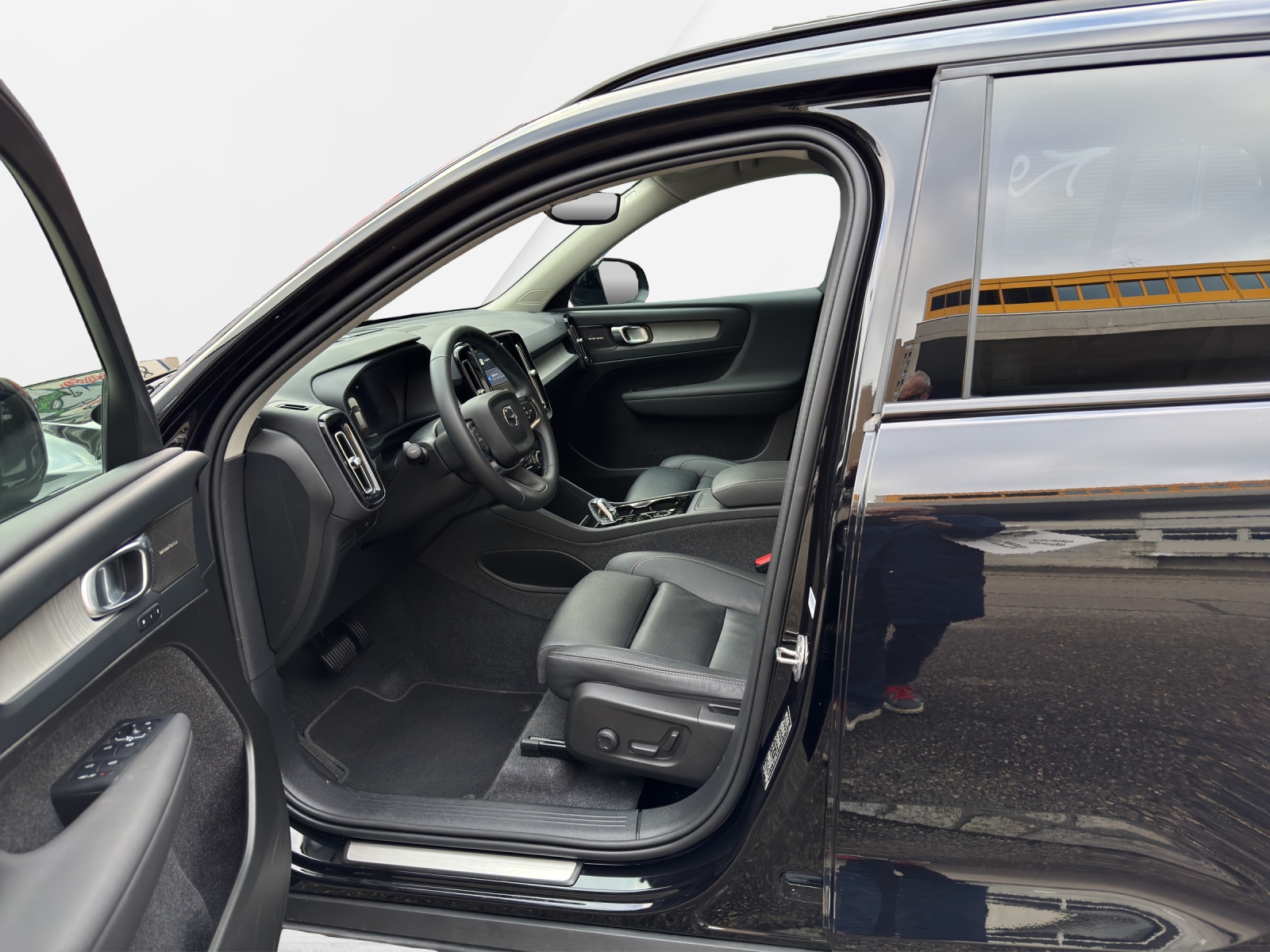 VOLVO XC40 B4 Benzin Mild Hybrid Plus Dark DCT-image-8