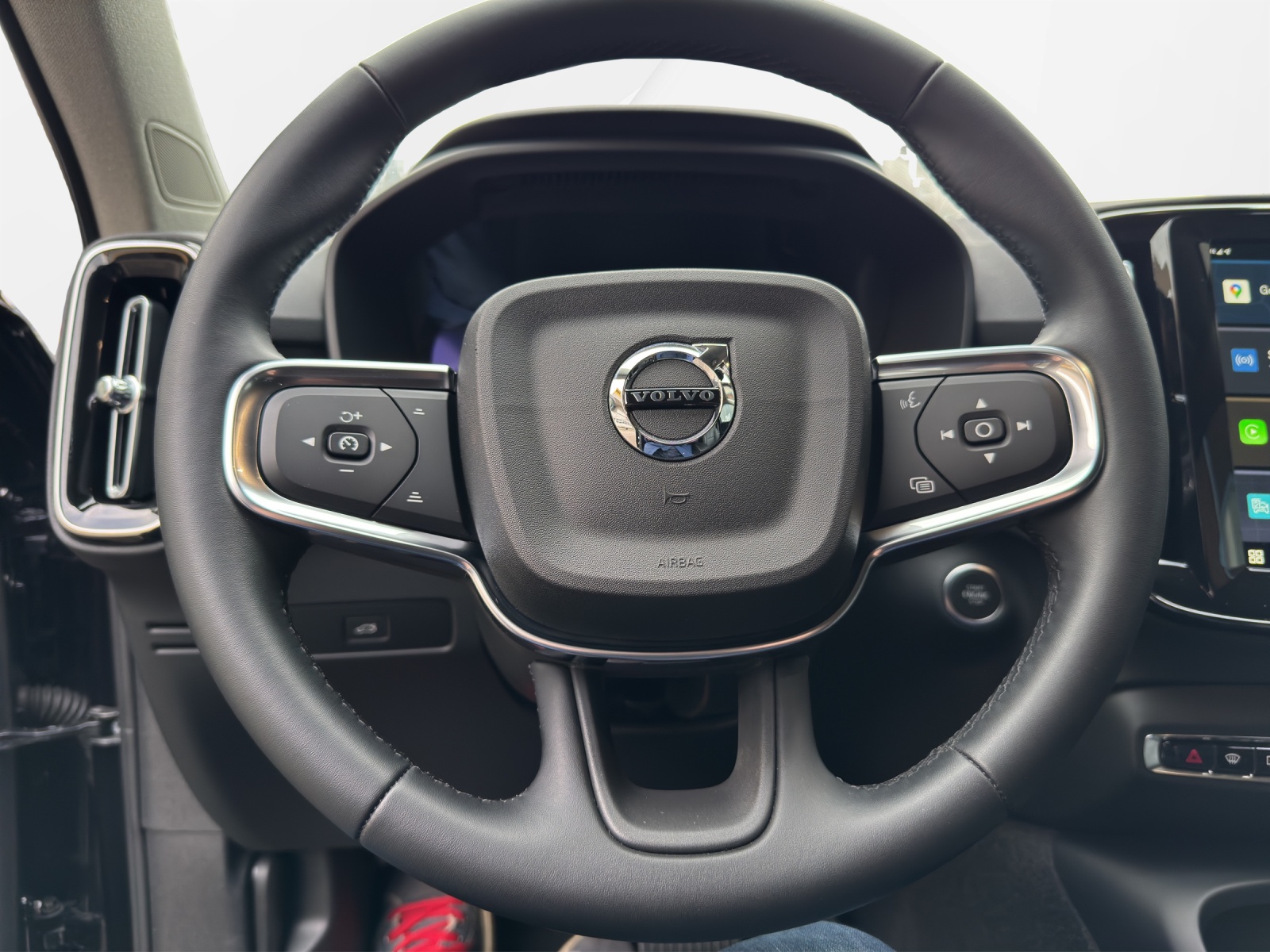 VOLVO XC40 B4 Benzin Mild Hybrid Plus Dark DCT-image-14