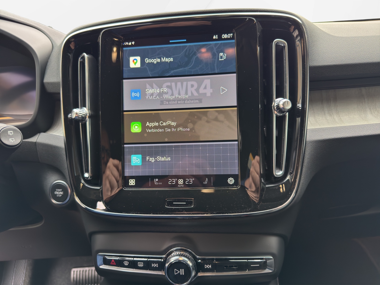 VOLVO XC40 B4 Benzin Mild Hybrid Plus Dark DCT-image-13