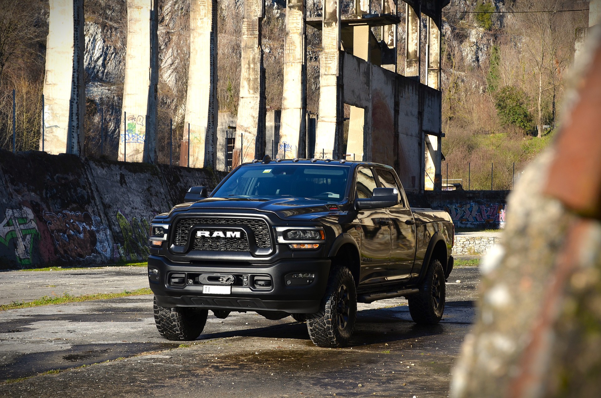 DODGE 2500 POWER WAGON-image-1