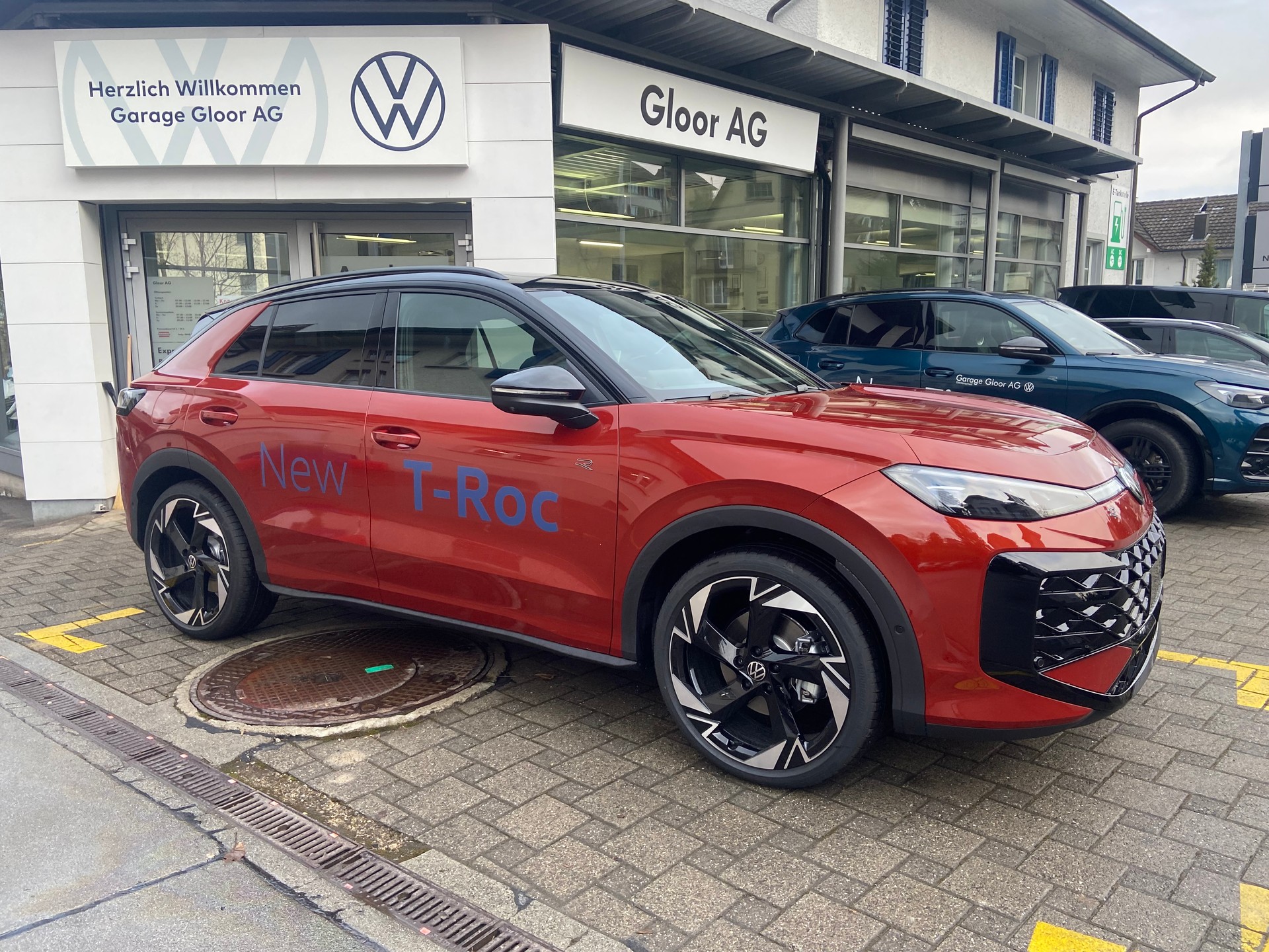 VW T-Roc 1.5 eTSI mHEV R-Line DSG-showroom-element-1