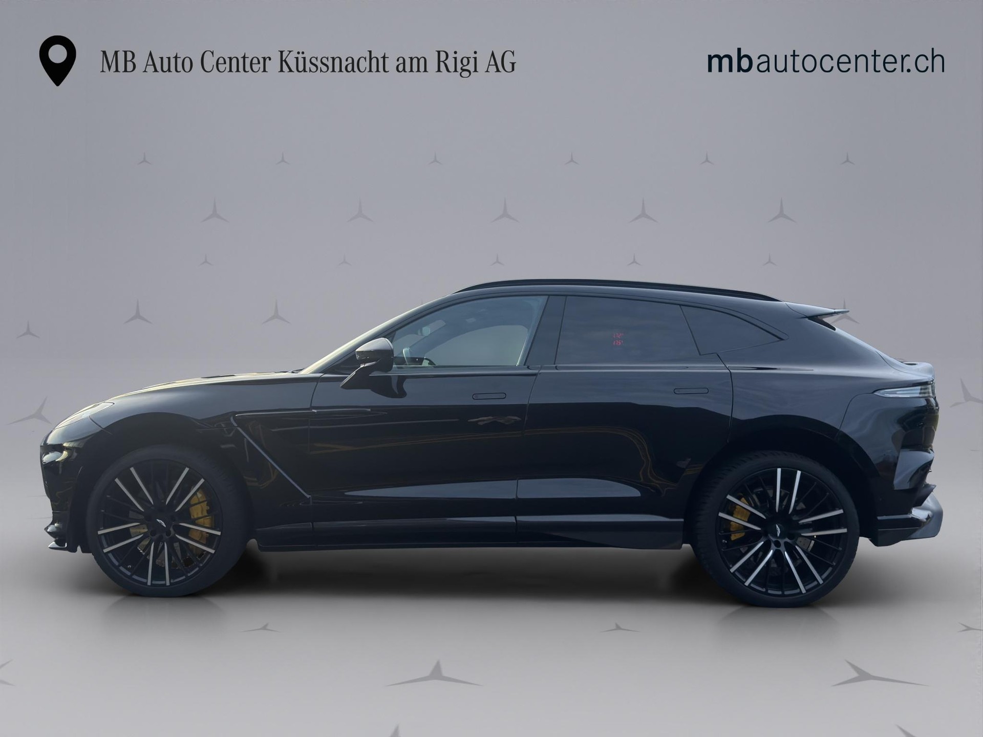 ASTON MARTIN DBX 707 4.0 V8 Bi-Turbo-showroom-element-2