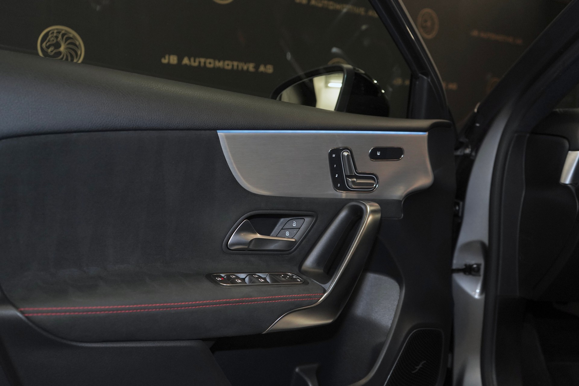 MERCEDES-BENZ A 250 4Matic AMG Line 4Matic 7G-DCT-image-7
