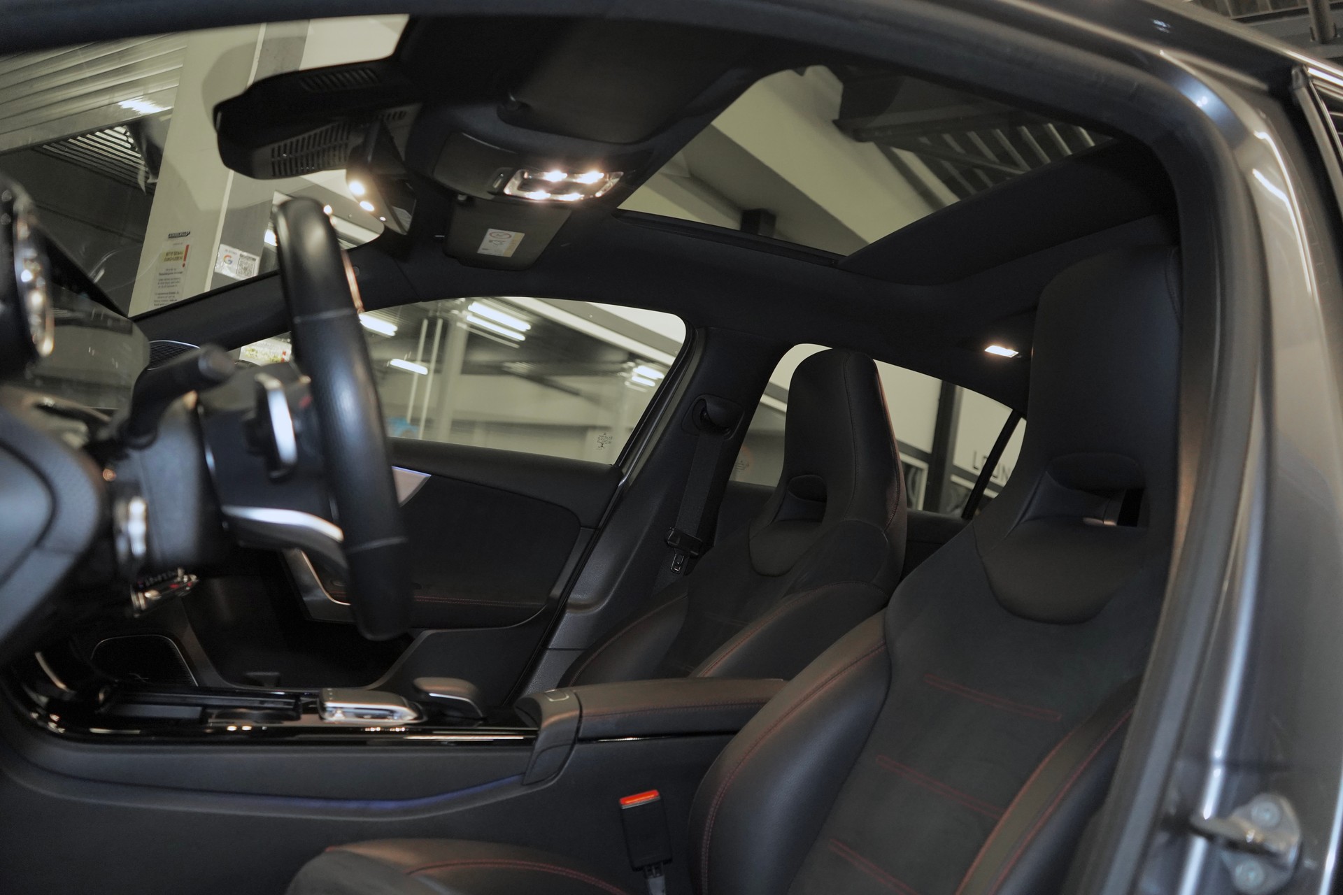 MERCEDES-BENZ A 250 4Matic AMG Line 4Matic 7G-DCT-image-4