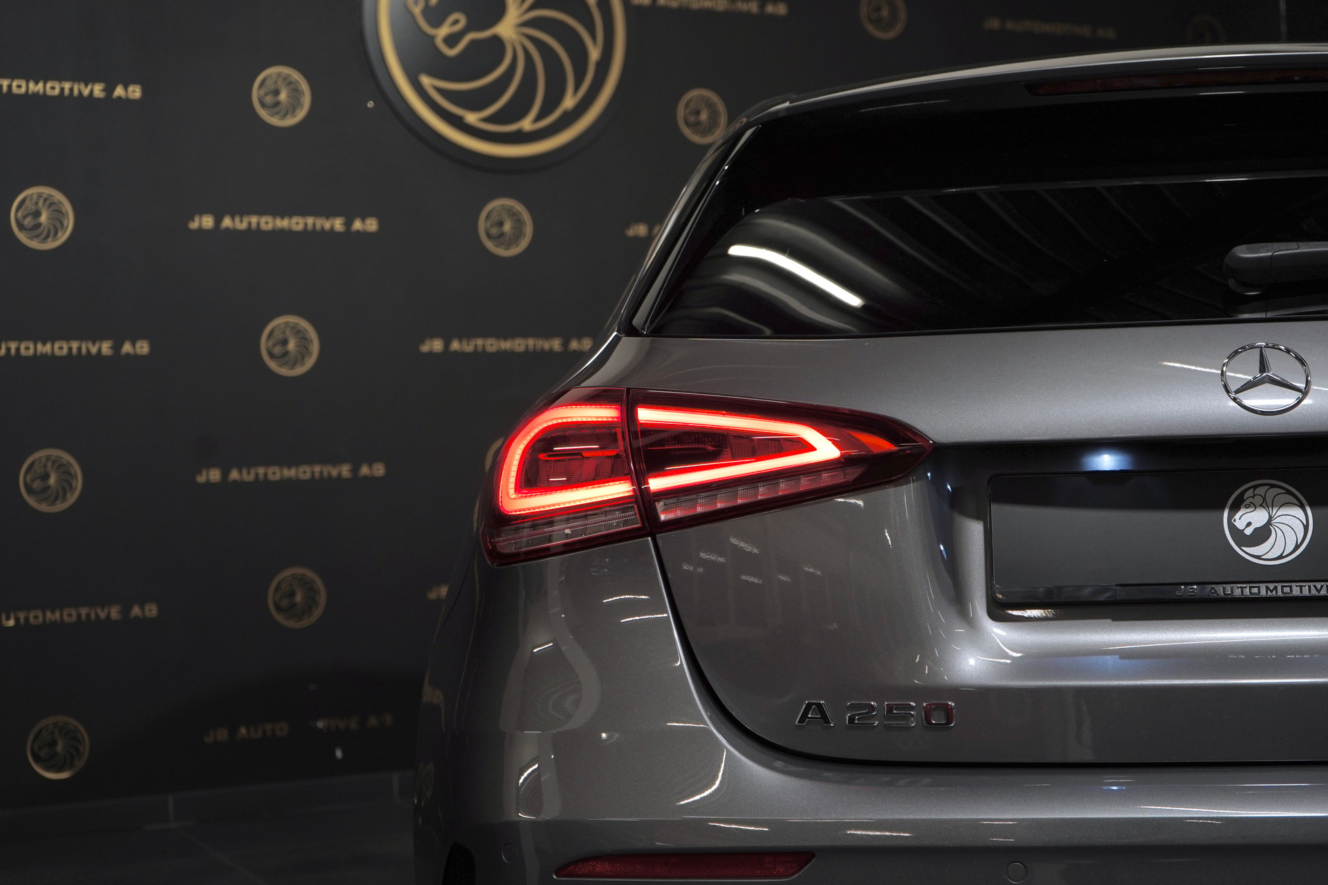 MERCEDES-BENZ A 250 4Matic AMG Line 4Matic 7G-DCT-image-9