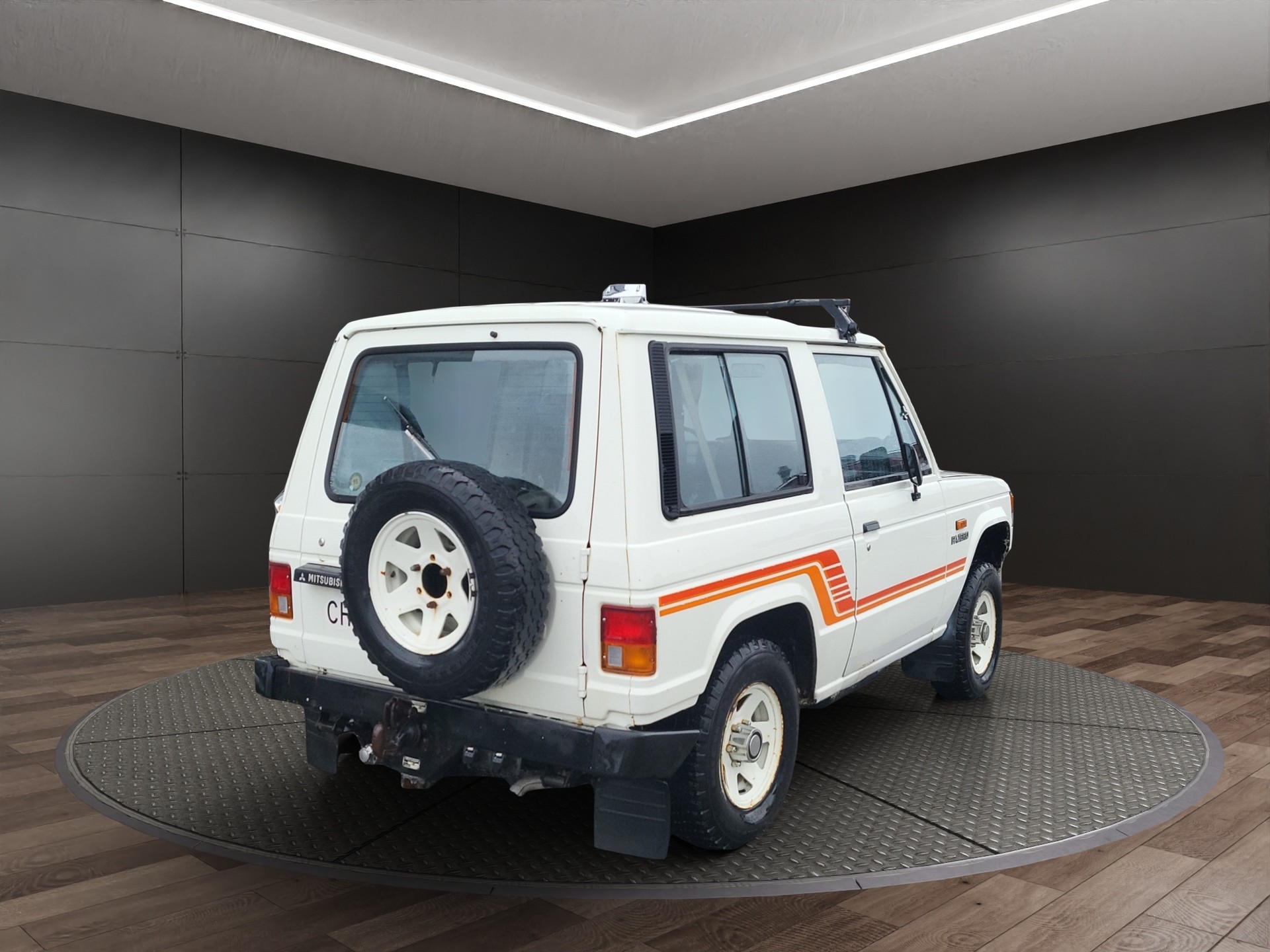 MITSUBISHI Pajero 2.6 Metal Top-showroom-element-1