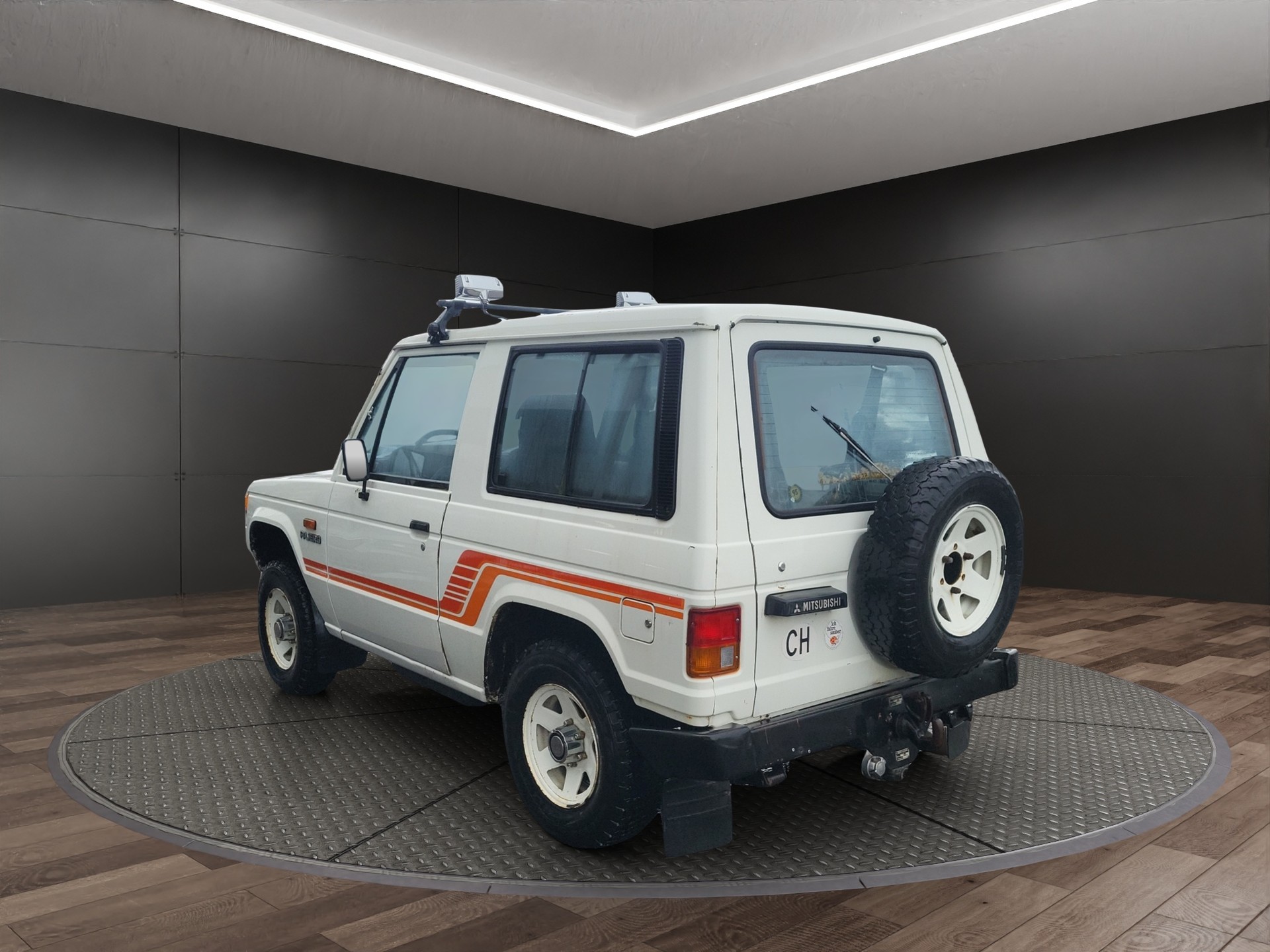 MITSUBISHI Pajero 2.6 Metal Top-showroom-element-3