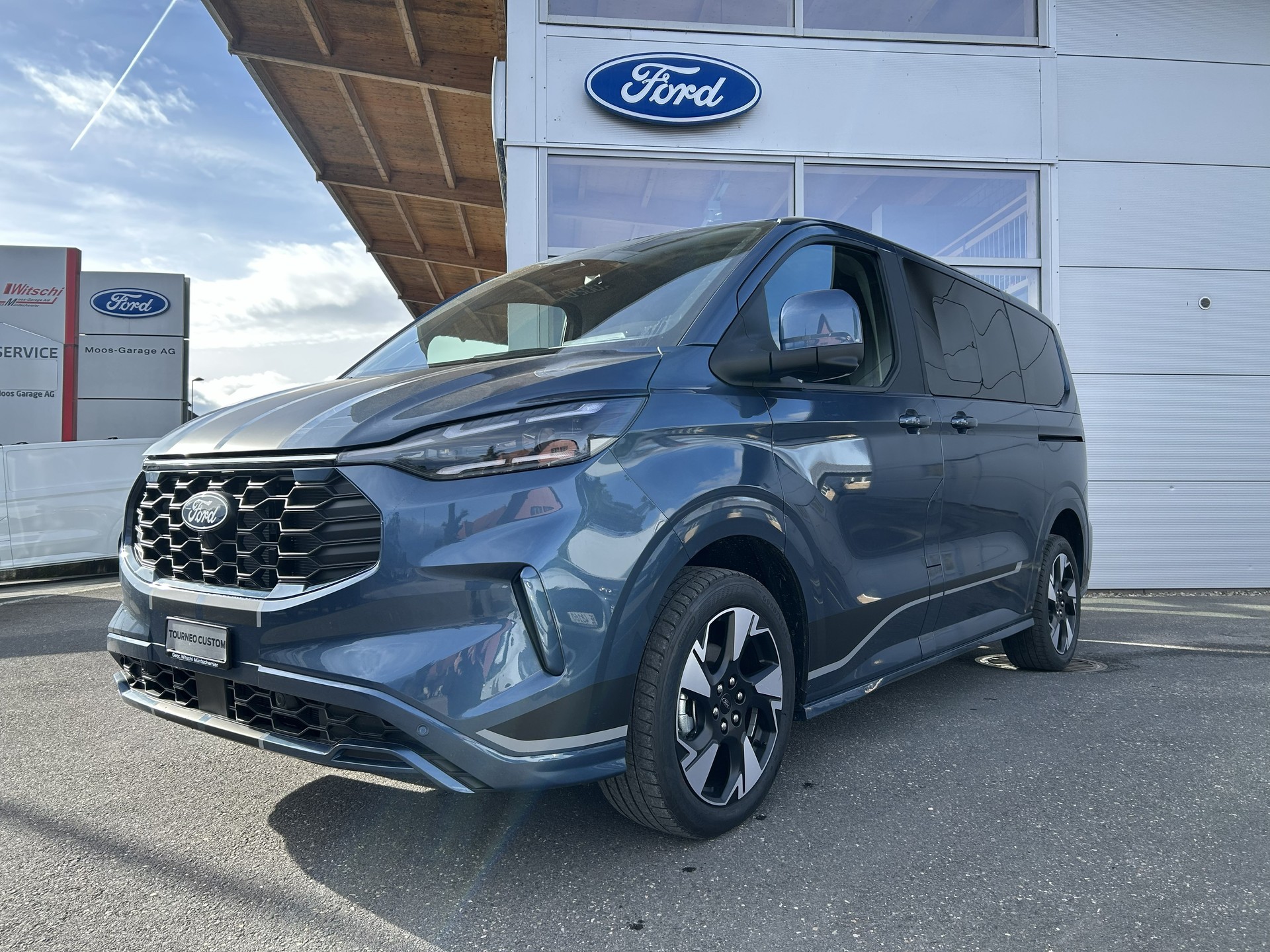 FORD Tourneo Bus 320 L1H1 Sport Automat