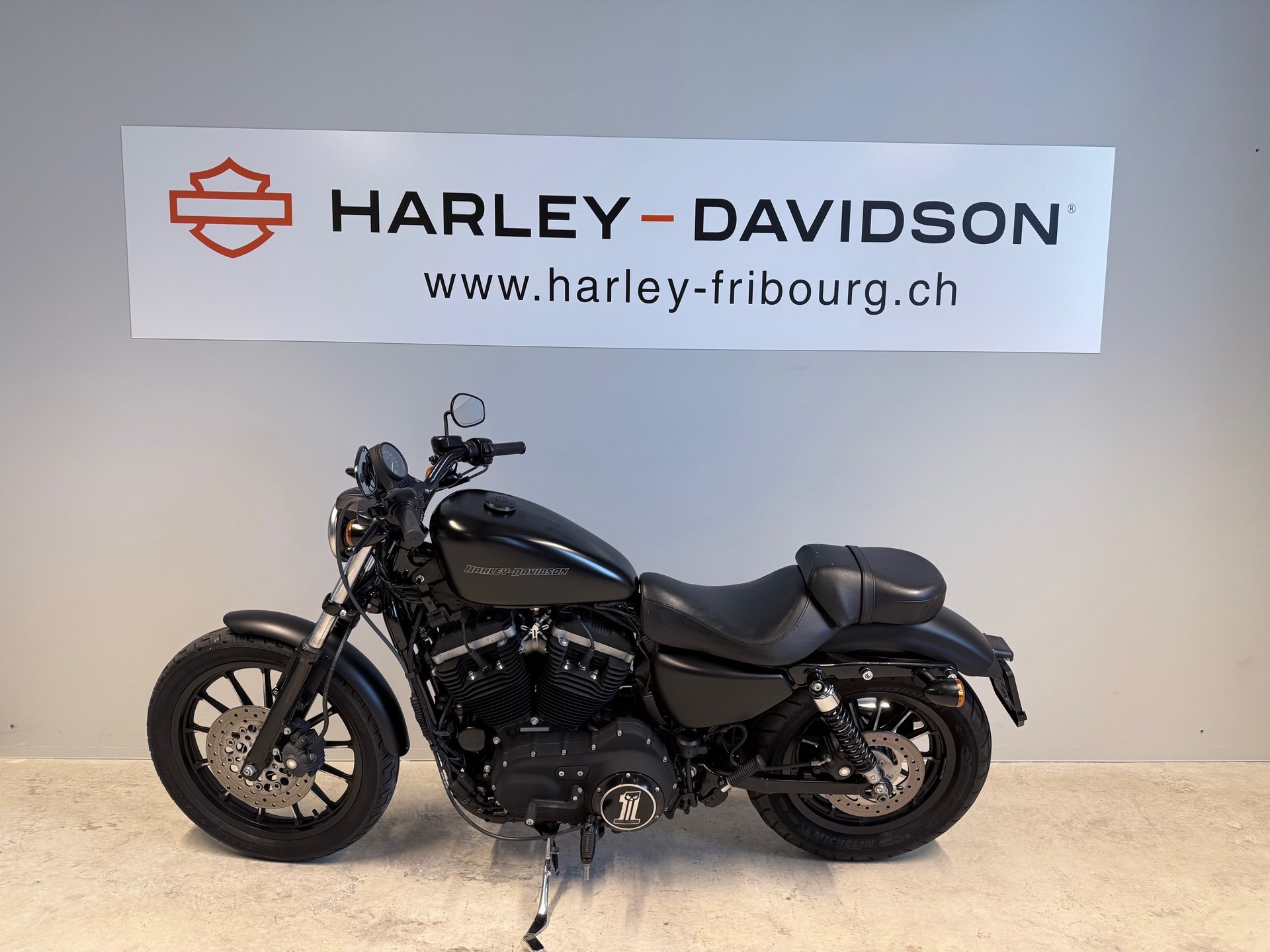 HARLEY-DAVIDSON XL 883 N Sportster Iron-image-2