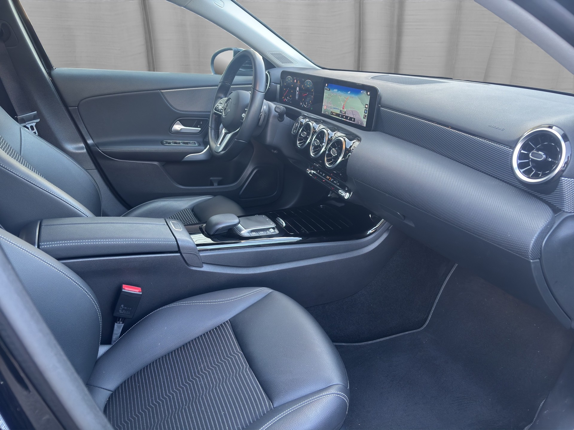 MERCEDES-BENZ A 200 4Matic Progressive 8G-DCT-image-13