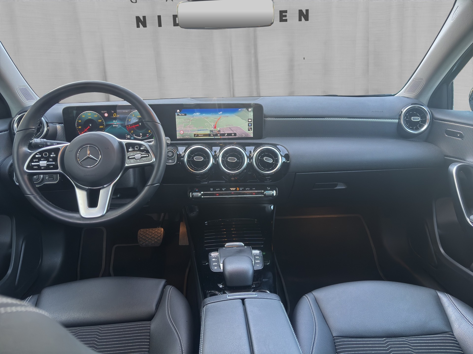 MERCEDES-BENZ A 200 4Matic Progressive 8G-DCT-image-12