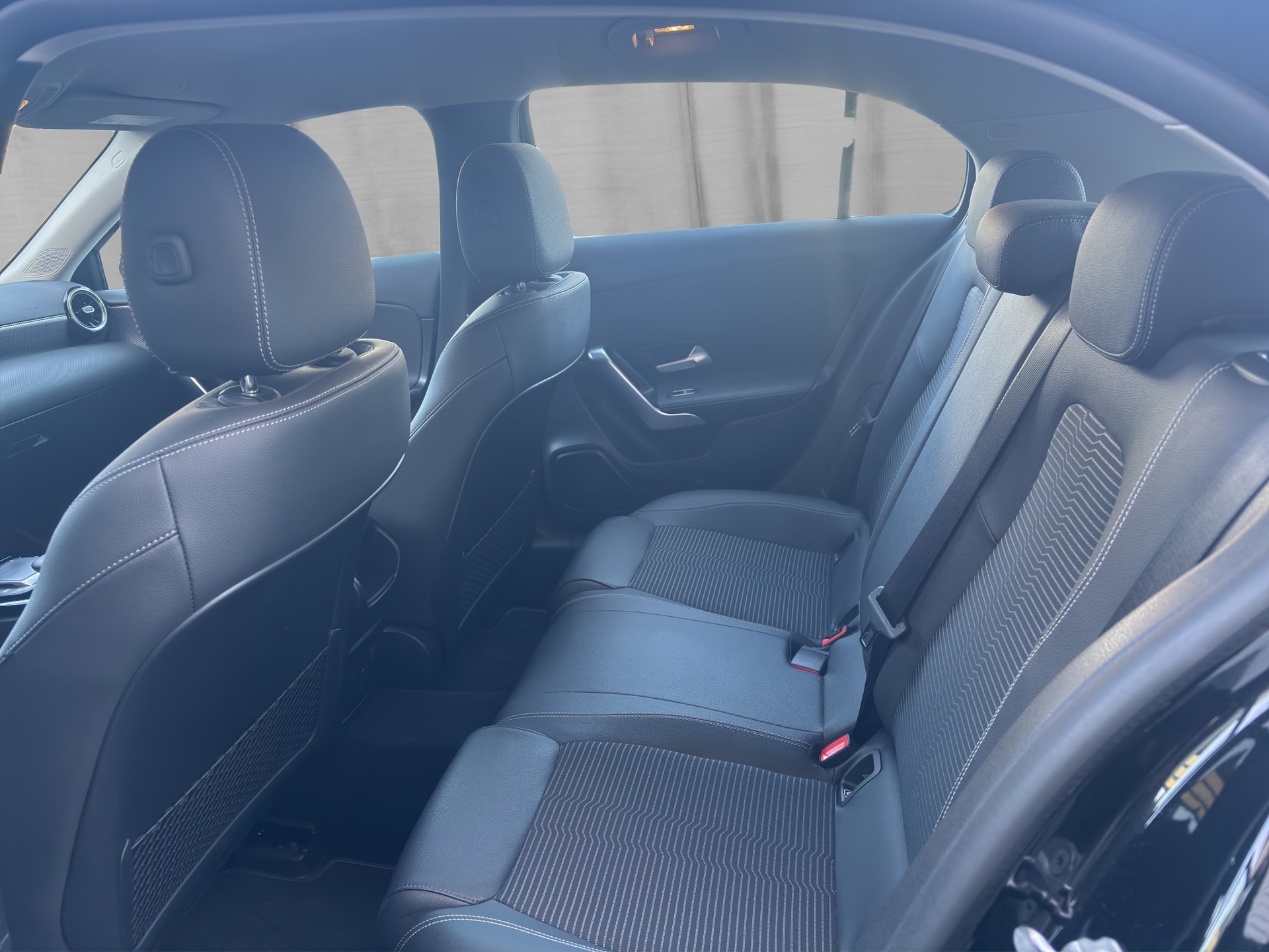 MERCEDES-BENZ A 200 4Matic Progressive 8G-DCT-image-10