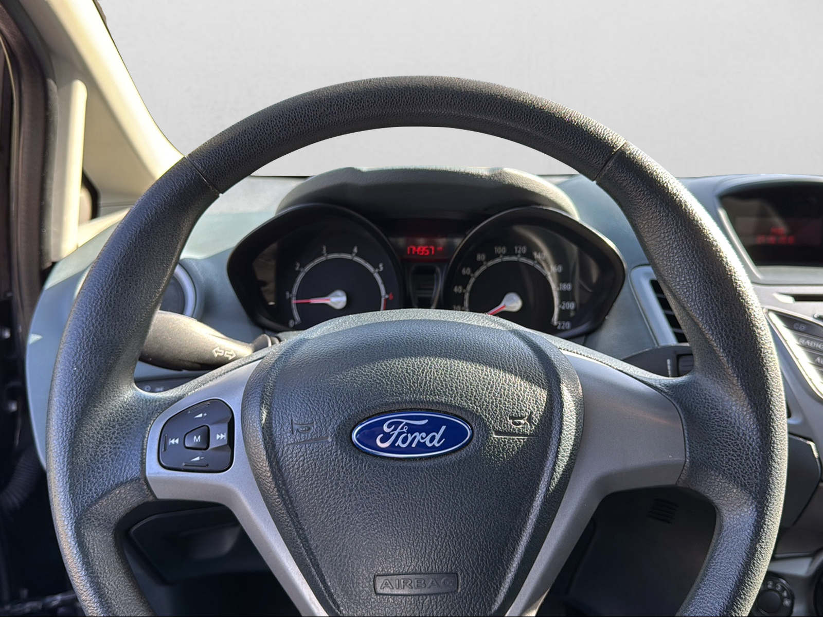 FORD Fiesta 1.25 16V Titanium-image-10