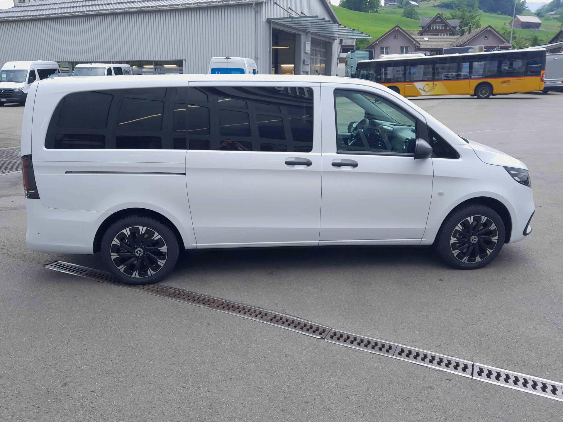 MERCEDES-BENZ Vito 116 CDI Kombi L 4x4 Family-image-4