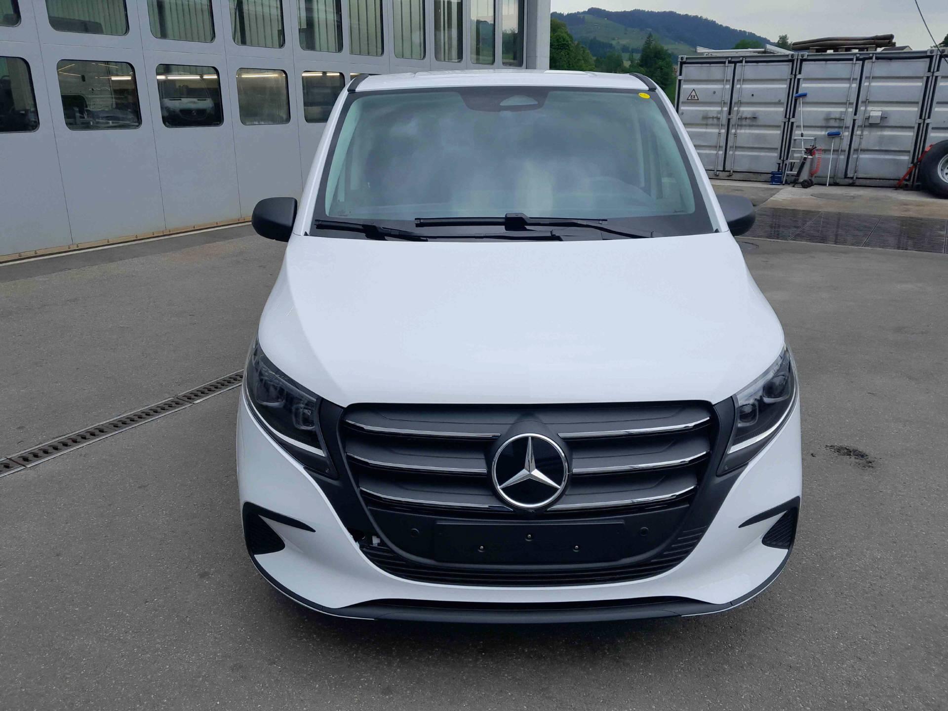 MERCEDES-BENZ Vito 116 CDI Kombi L 4x4 Family-showroom-element-1