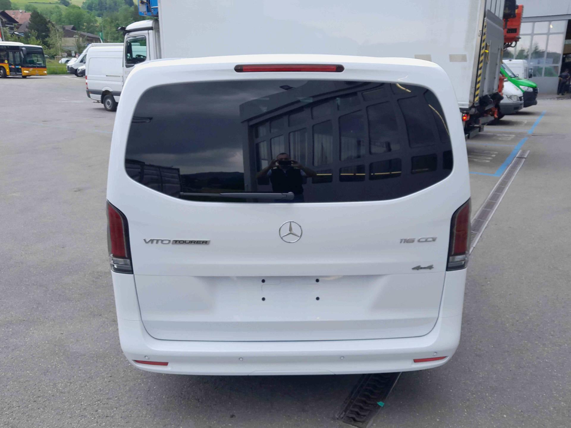 MERCEDES-BENZ Vito 116 CDI Kombi L 4x4 Family-image-7