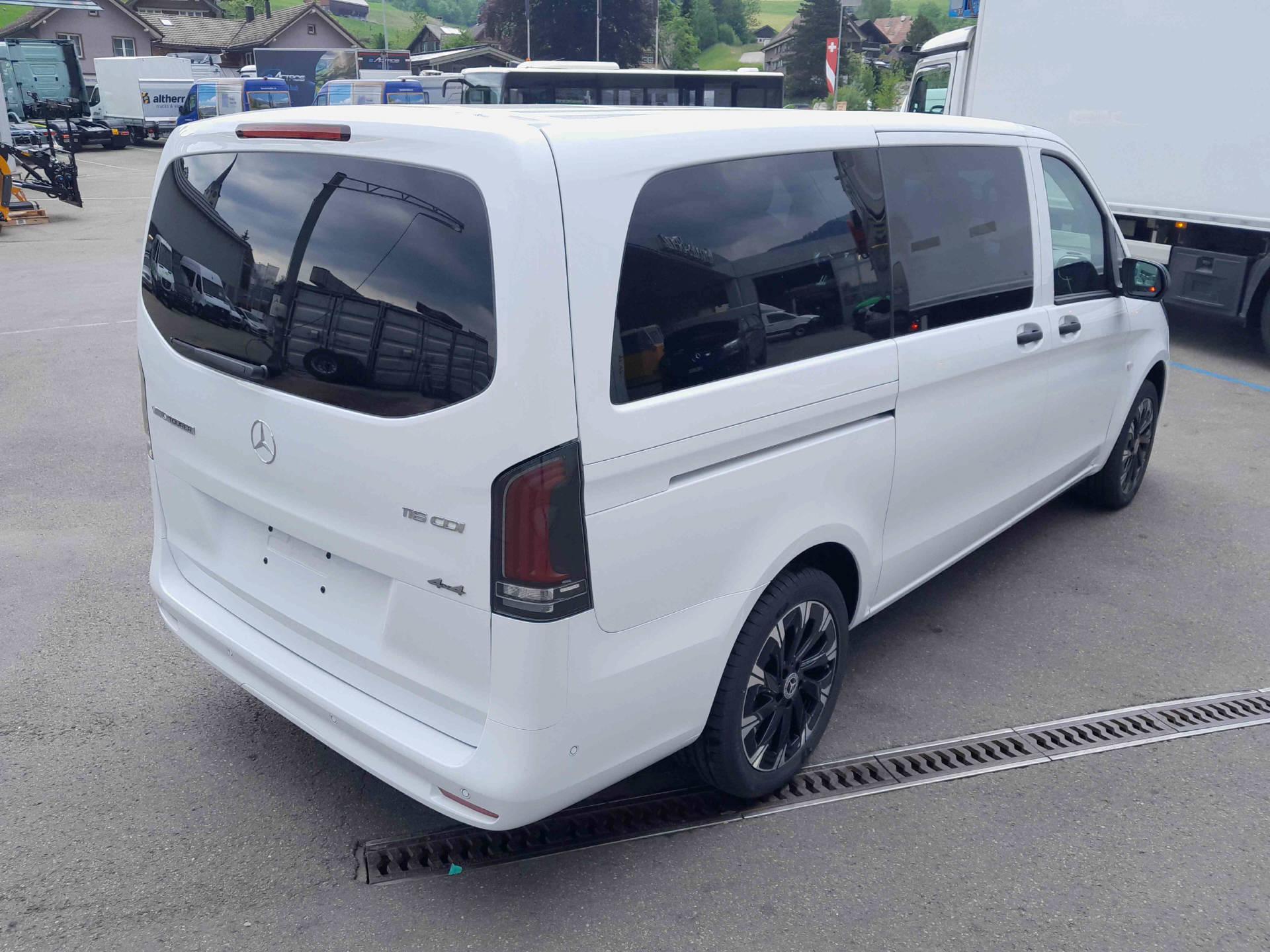 MERCEDES-BENZ Vito 116 CDI Kombi L 4x4 Family-image-5