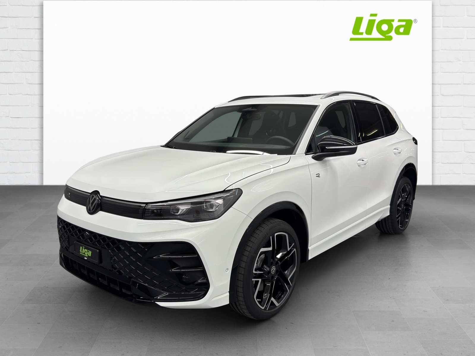VW Tiguan 2.0 TSI R-Line Plus DSG 4motion-showroom-element-1