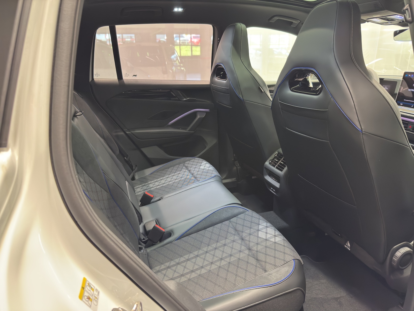 VW Tiguan 2.0 TSI R-Line Plus DSG 4motion-image-9
