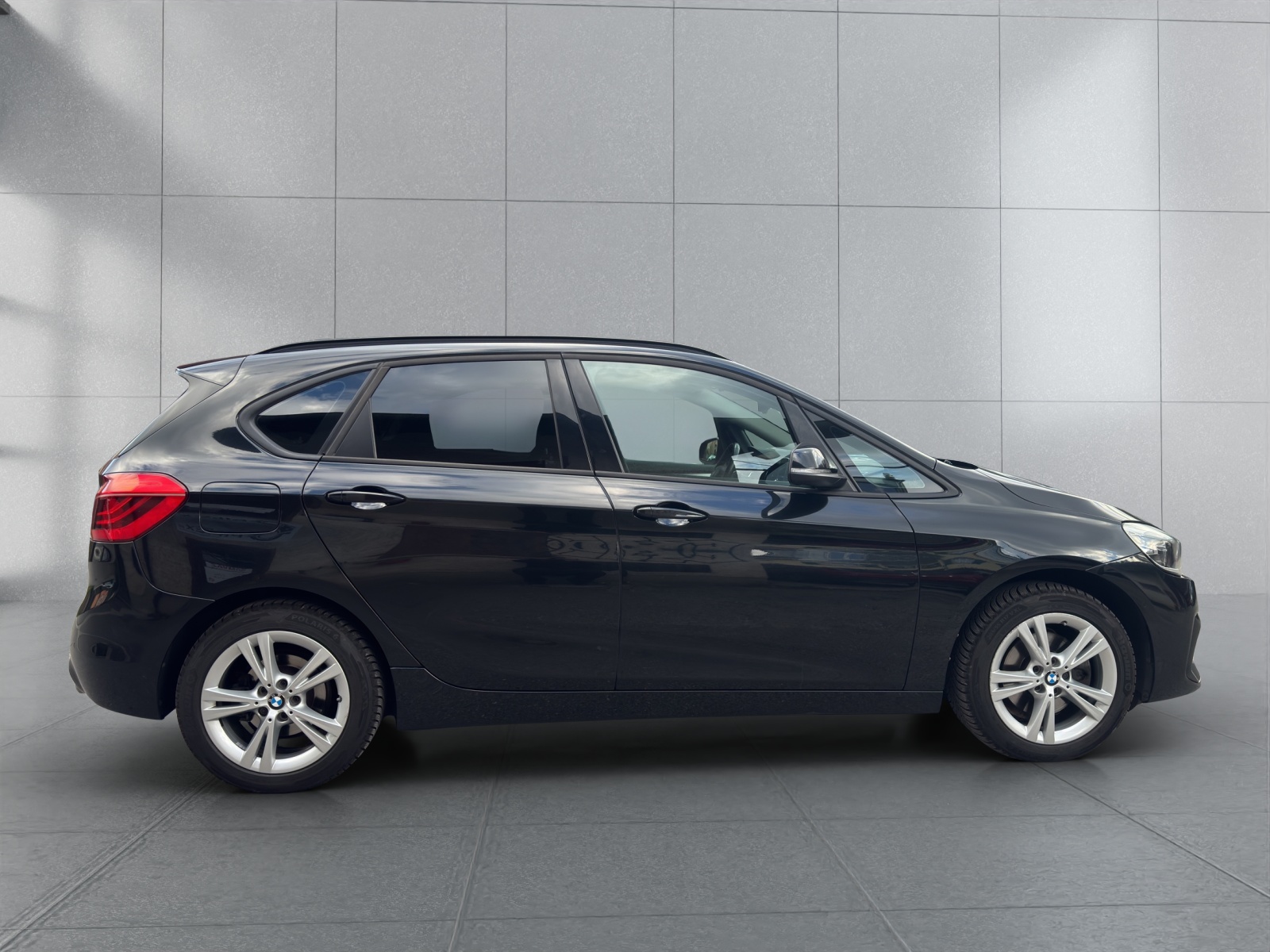 BMW 218d xDrive Active Tourer Steptronic-image-5