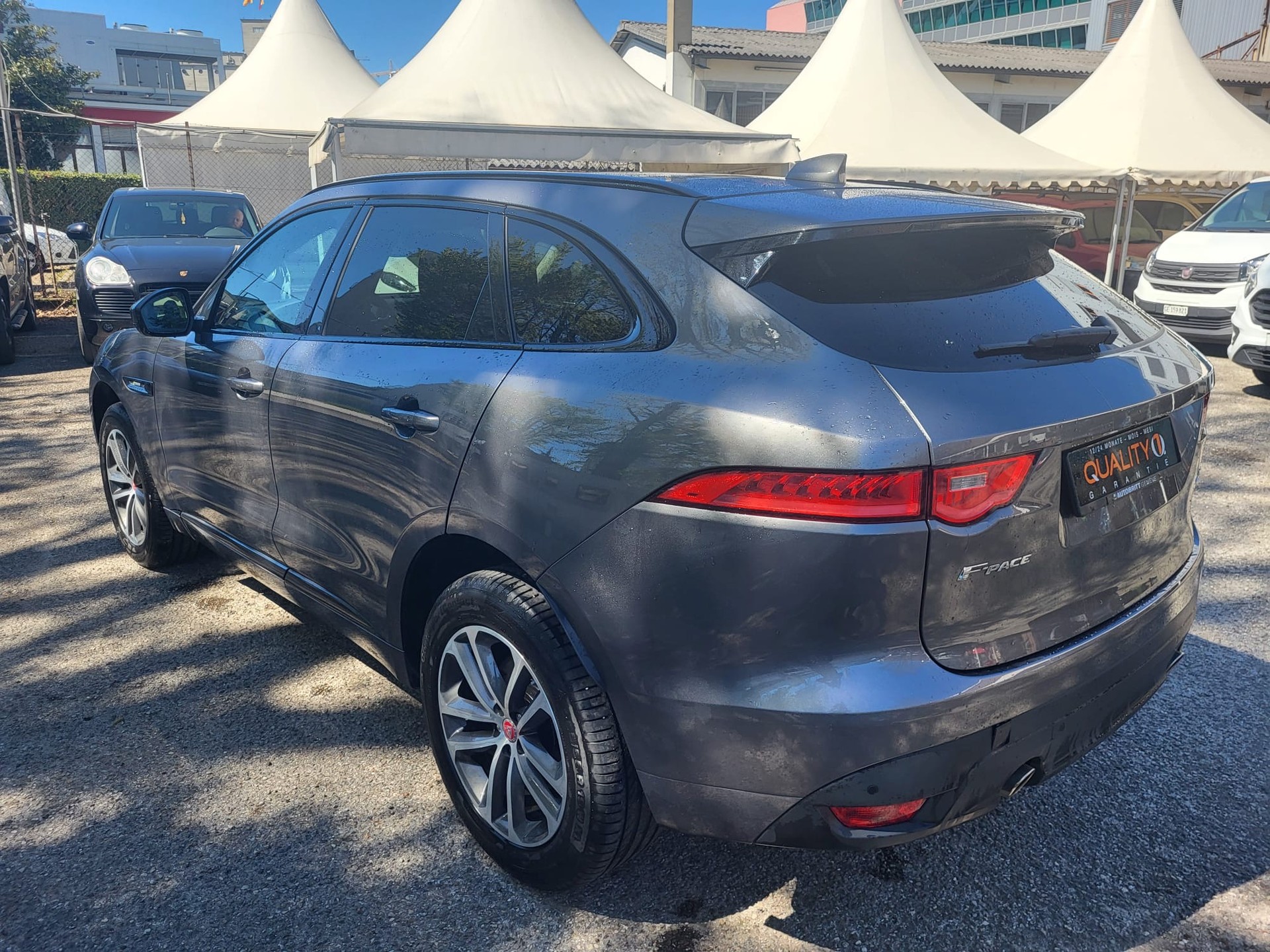 JAGUAR F-Pace 25t 2.0 R-Sport AWD Automatik-image-6