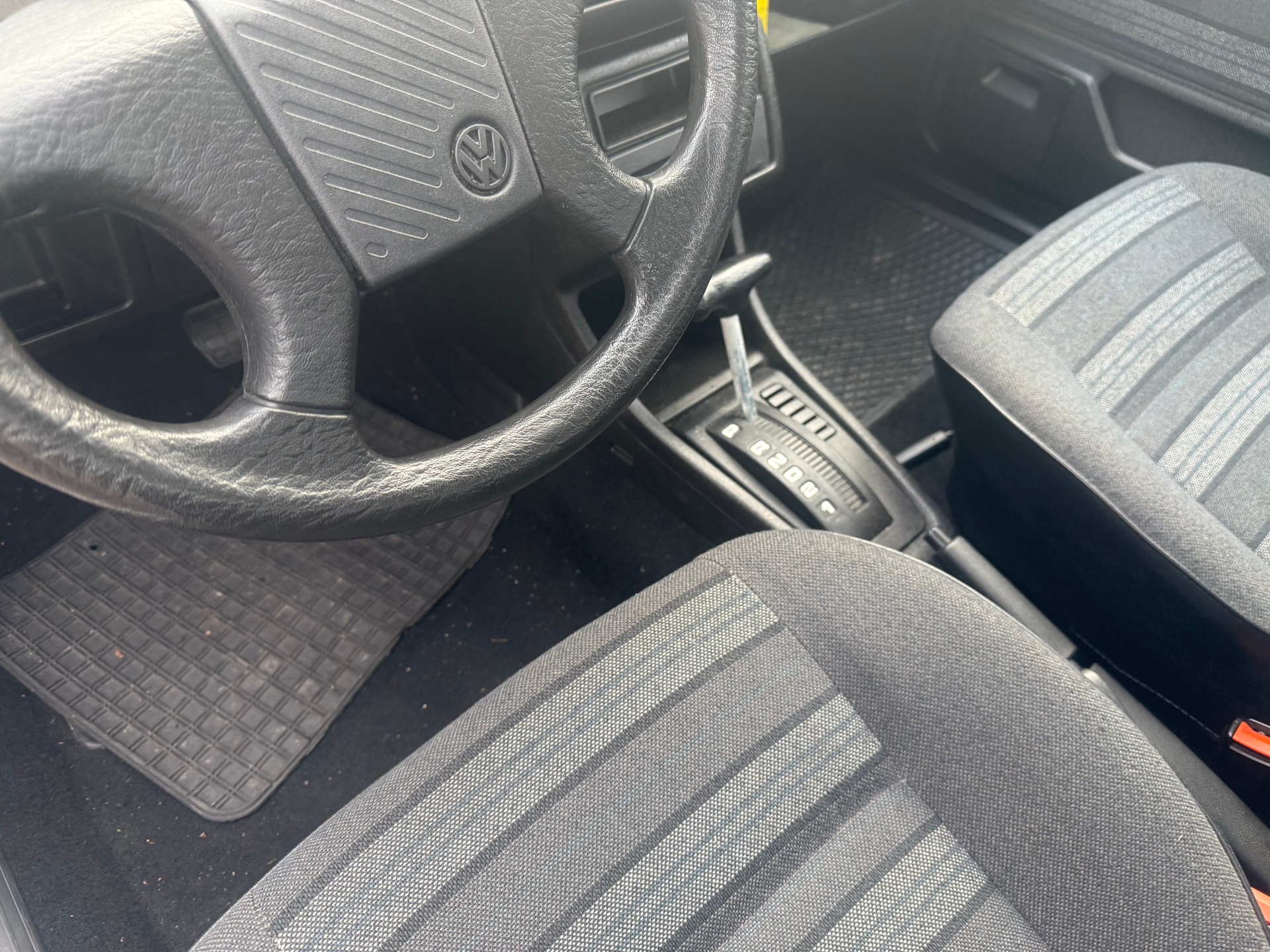 VW Golf 1800 C-image-8