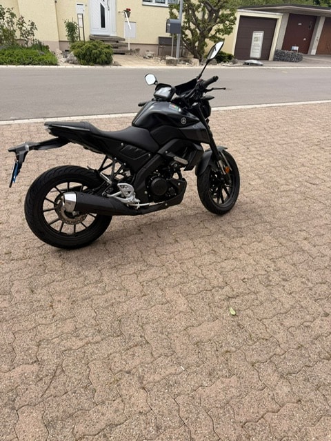 YAMAHA MT-125 ABS-image-2