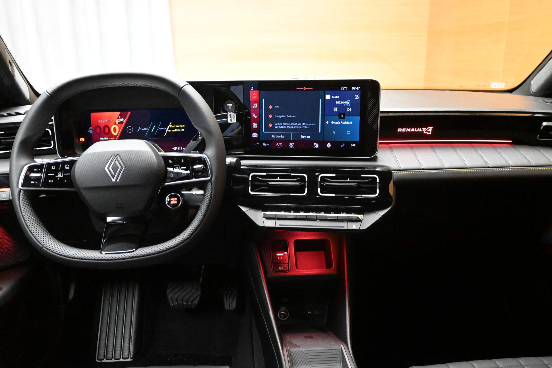 RENAULT R4 E-Tech Comfort Range 52 kWh Iconic-image-9