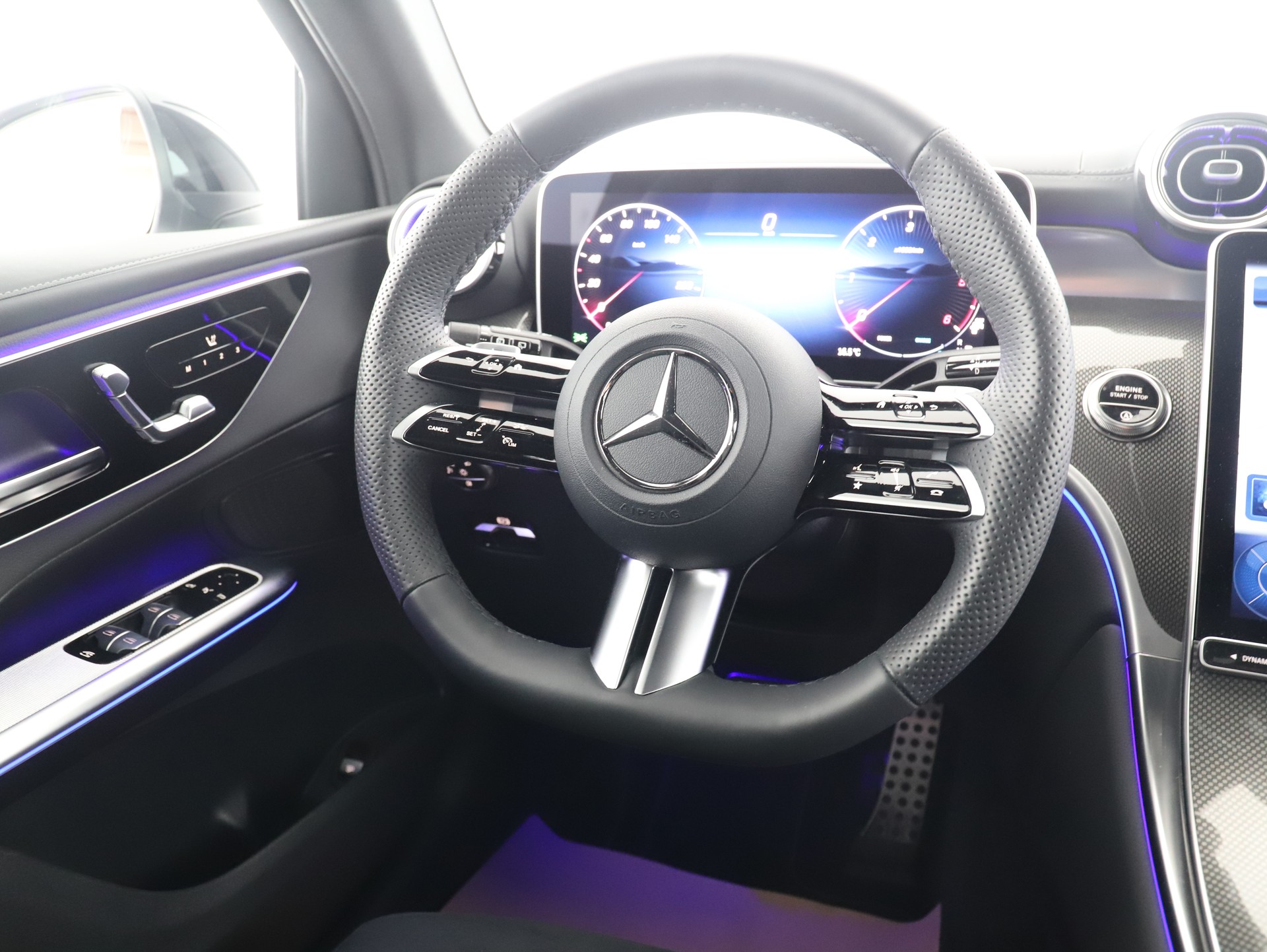 MERCEDES-BENZ GLC 220 d 4M 9G-Tronic-image-11