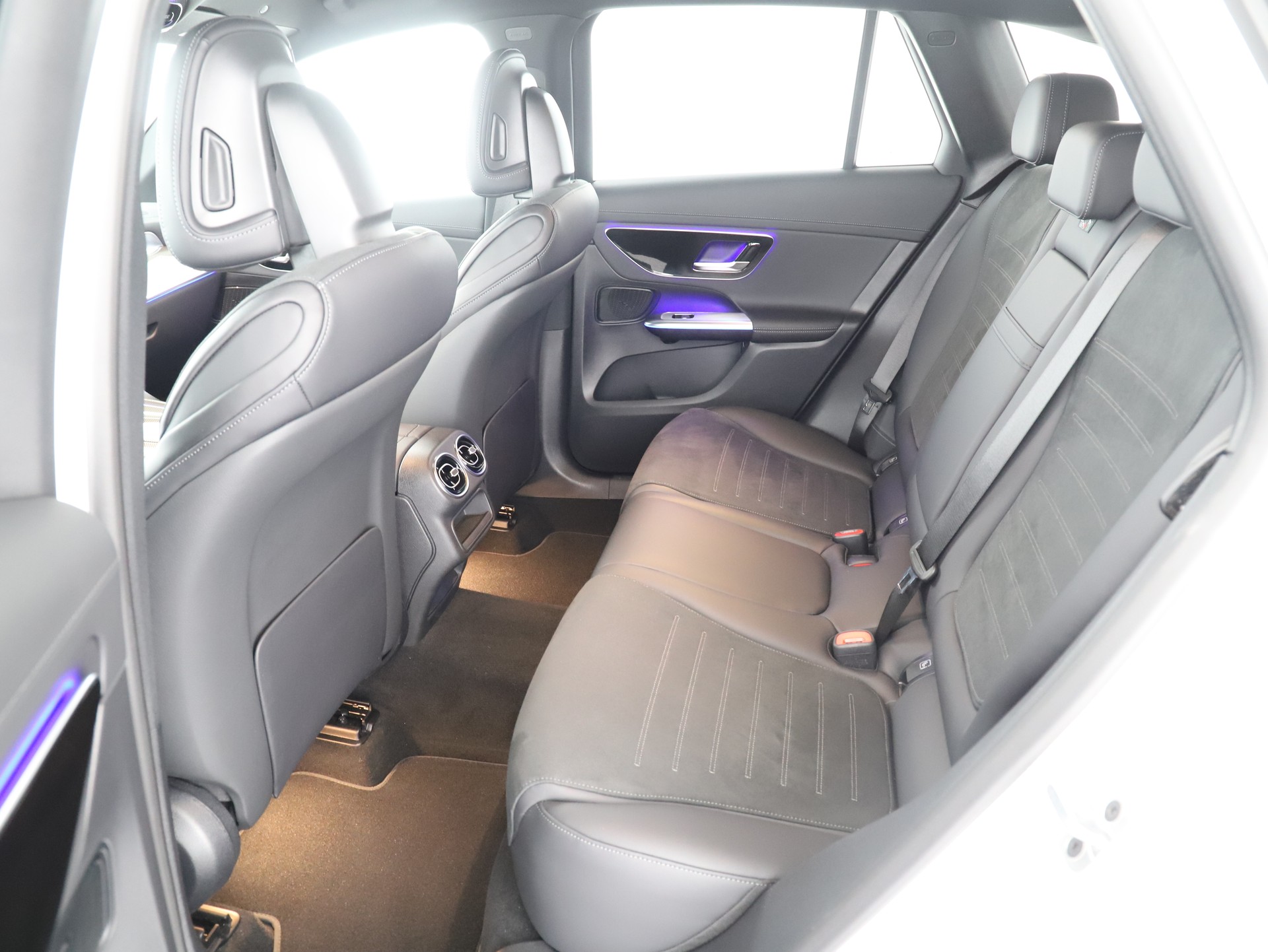MERCEDES-BENZ GLC 220 d 4M 9G-Tronic-image-12