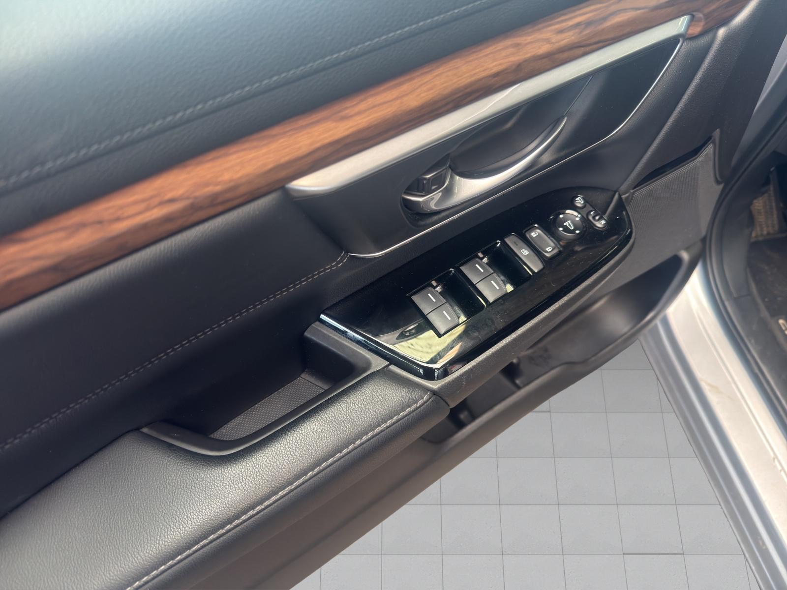 HONDA CR-V 2.0i MMD Hybrid Executive 4WD Automatic-image-10