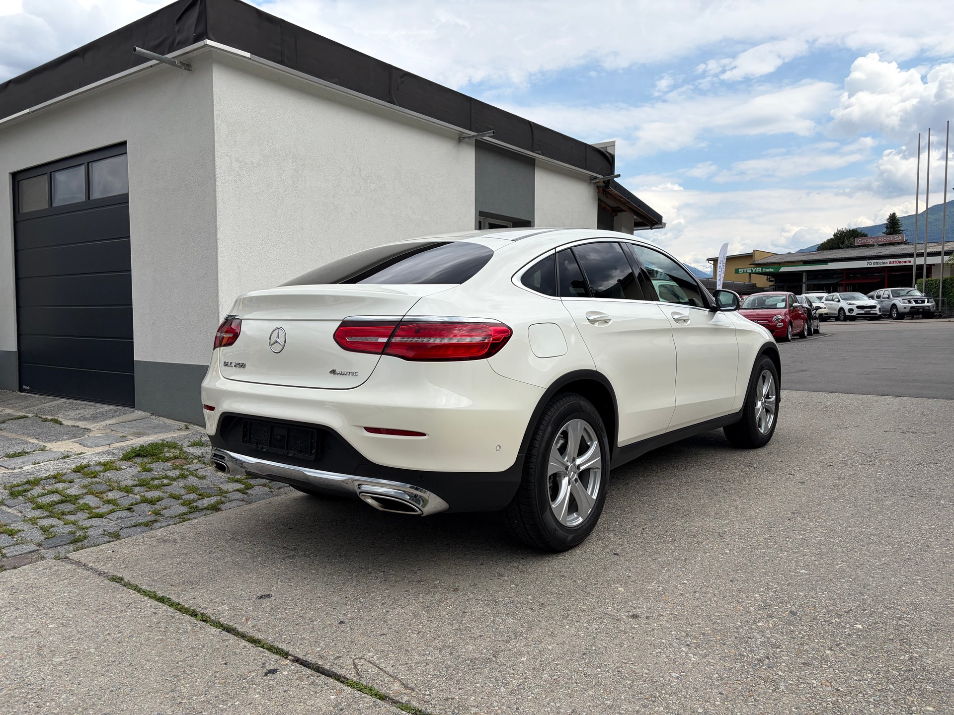 MERCEDES-BENZ GLC Coupé 250 Exclusive 4Matic 9G-Tronic-image-3
