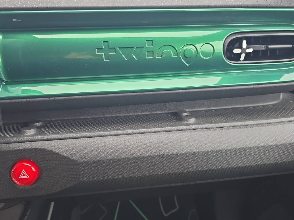 RENAULT Twingo E-Tech Urban Range techno-image-15