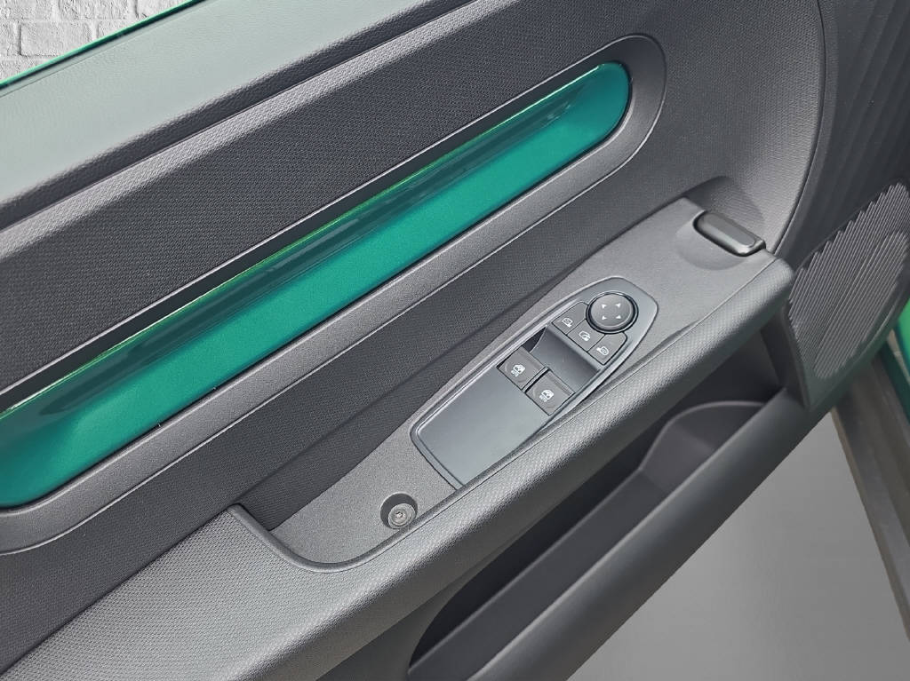 RENAULT Twingo E-Tech Urban Range techno-image-14