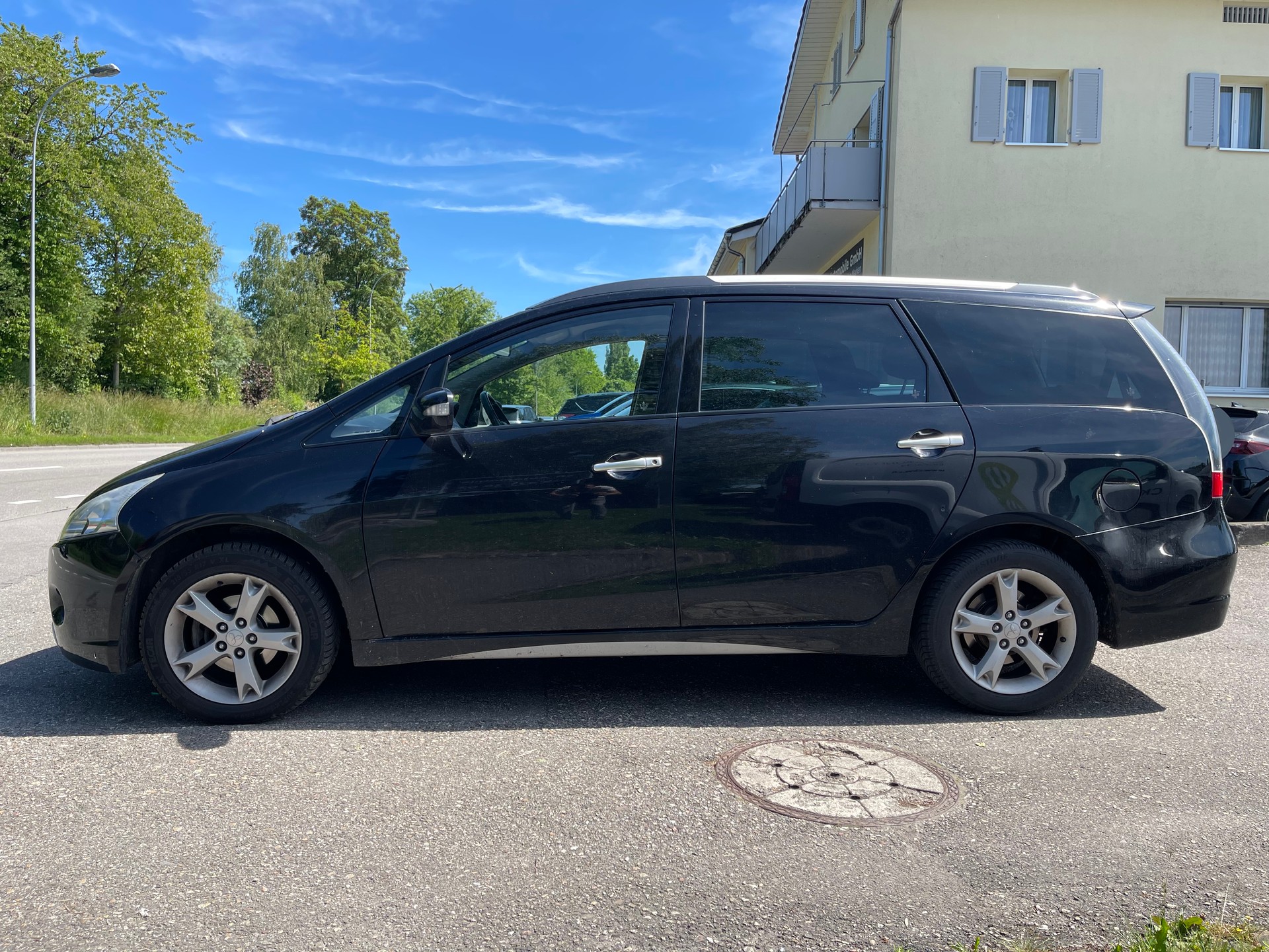 MITSUBISHI Grandis 2.0 16V DID Invite-image-1
