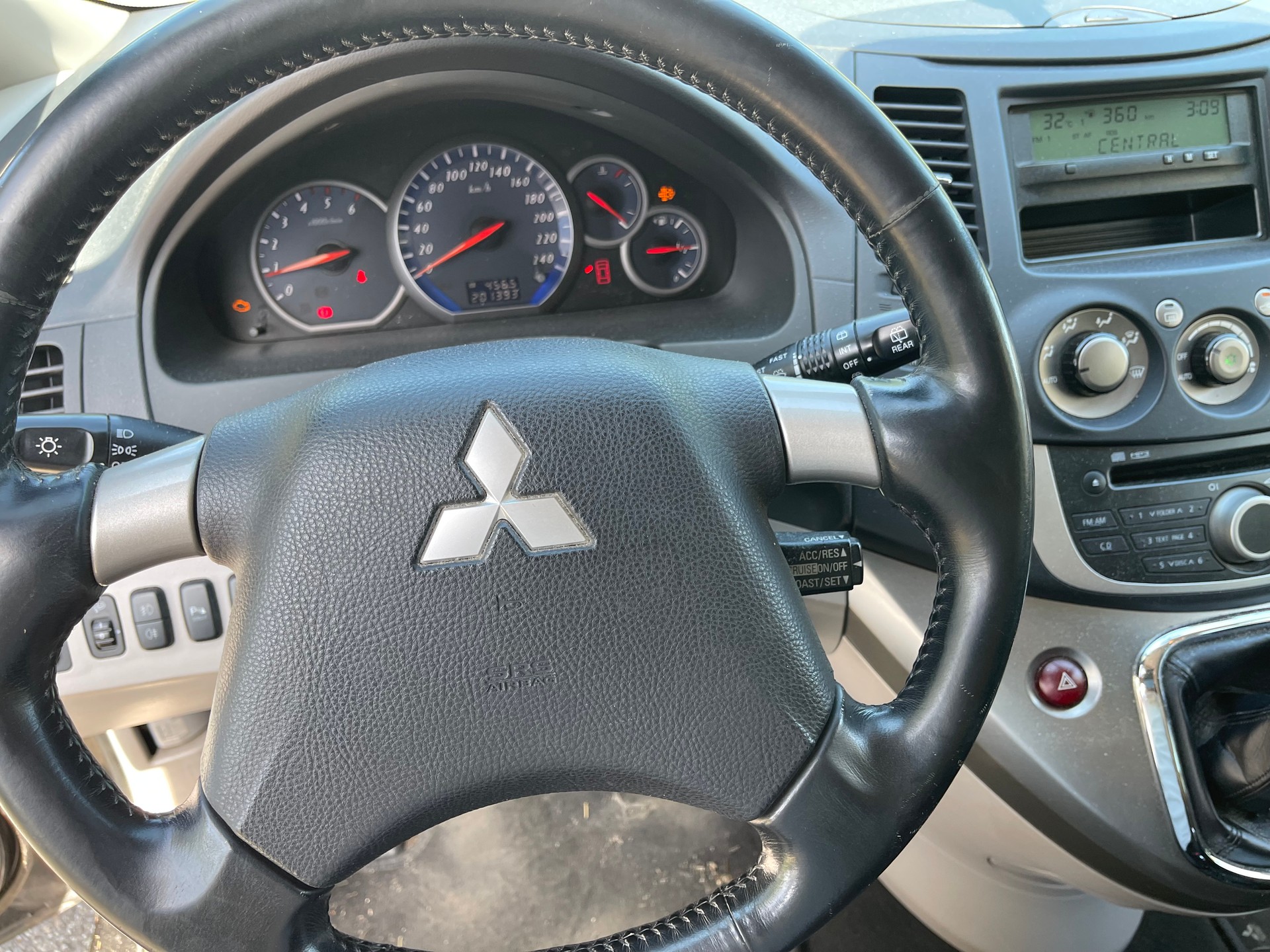 MITSUBISHI Grandis 2.0 16V DID Invite-image-11