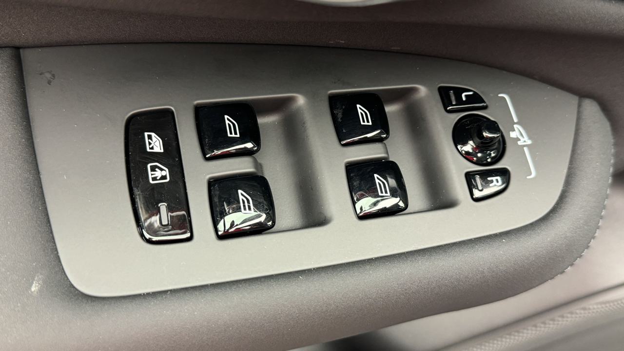 VOLVO XC90 T8 eAWD PluginHybrid Plus Bright Geartronic-image-8