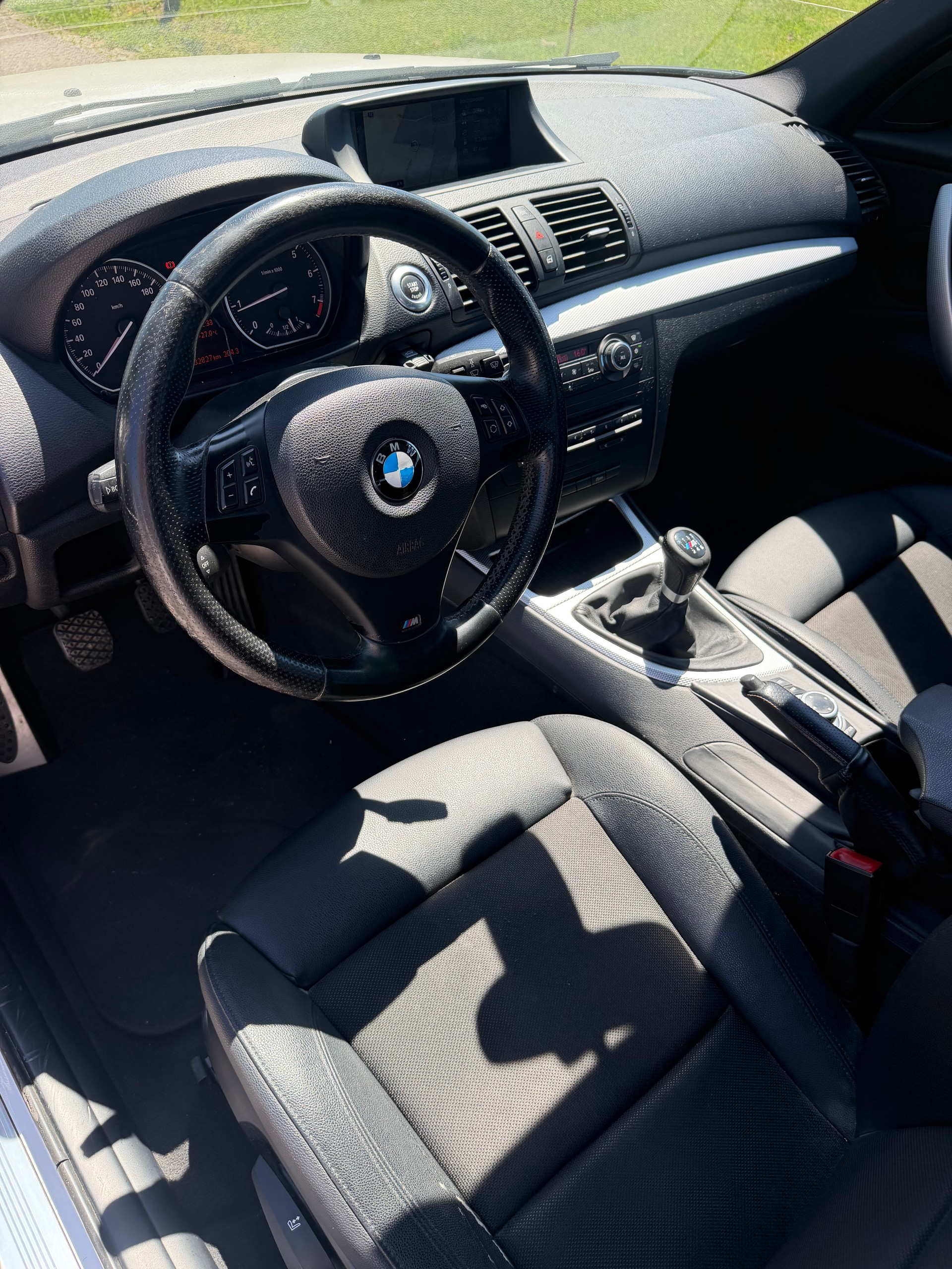 BMW 120i-image-8