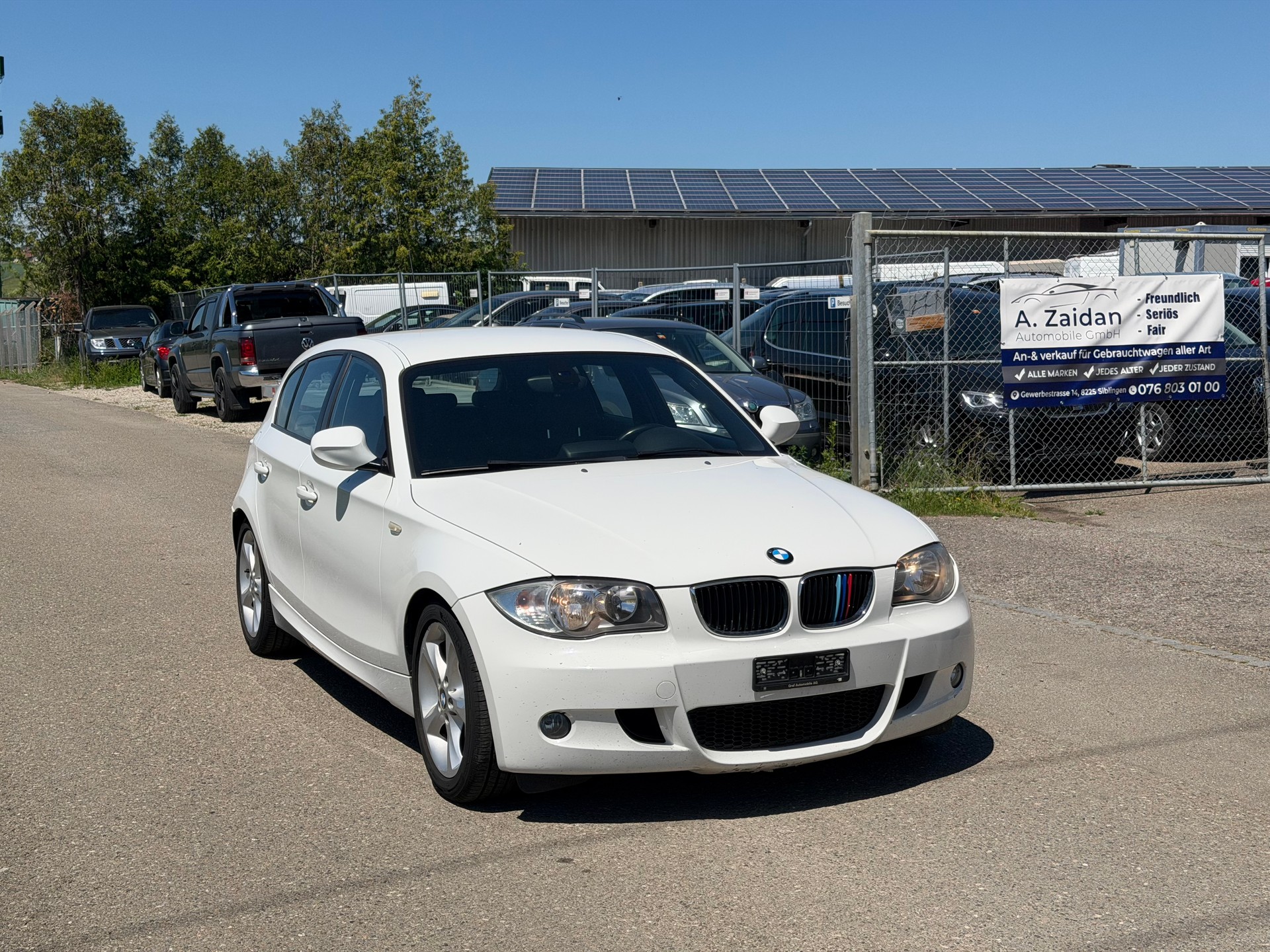 BMW 120i-image-1