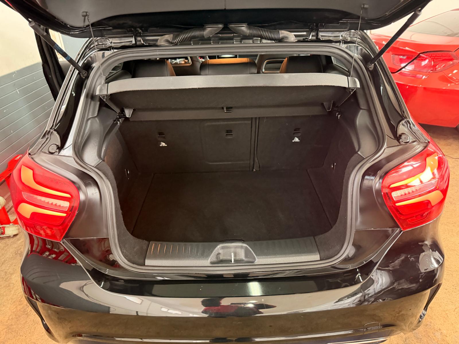 MERCEDES-BENZ A 250 Sport 4Matic 7G-DCT-image-11