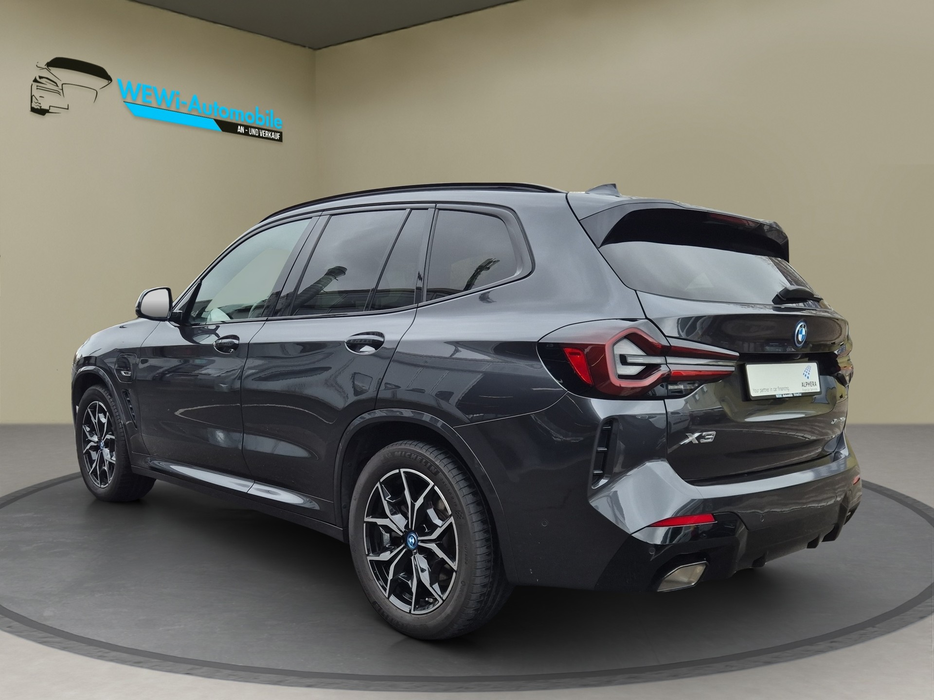 BMW X3 xDrive 30e M Sport-showroom-element-2