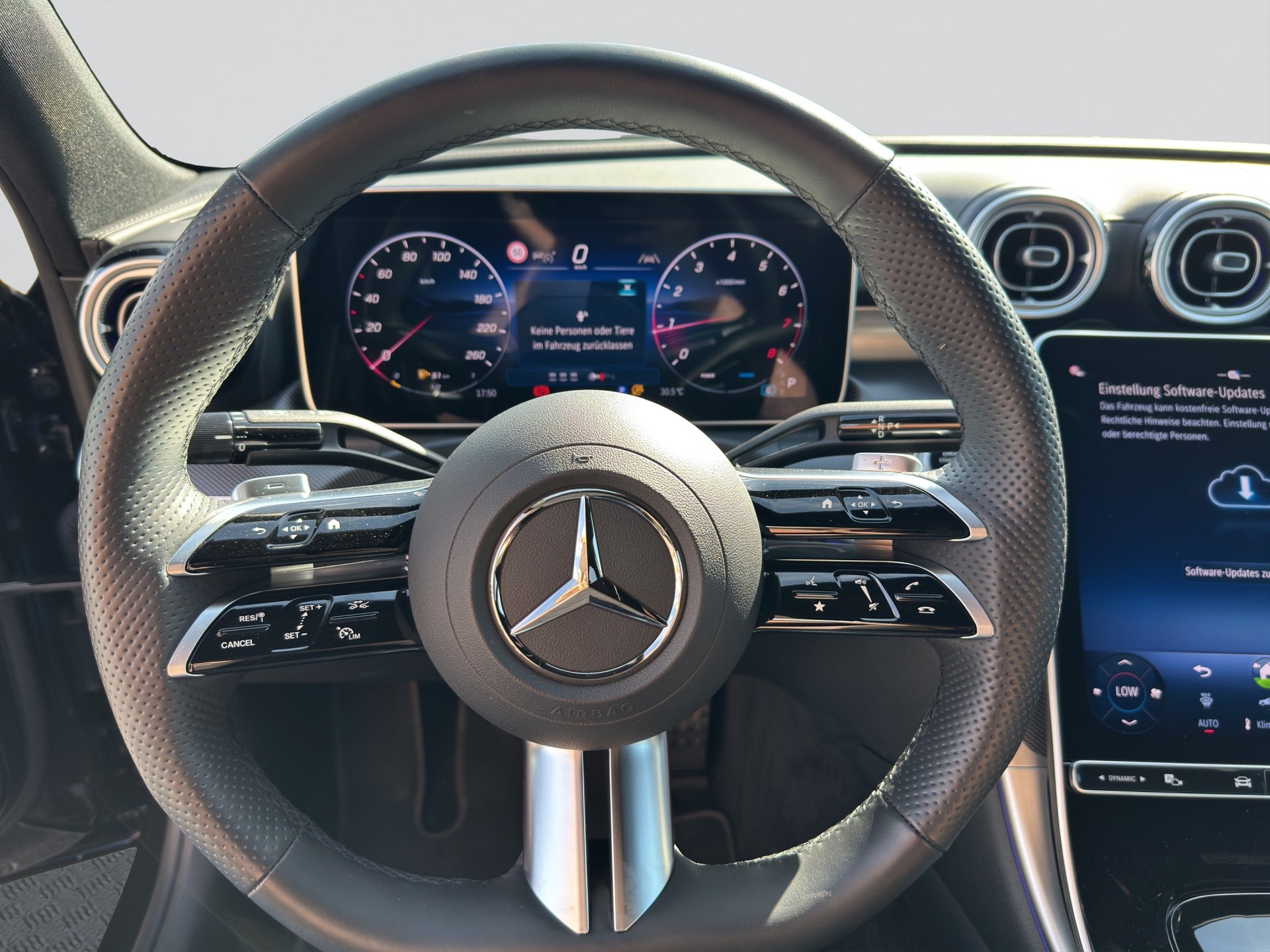 MERCEDES-BENZ C 180 AMG Edition Night-image-9