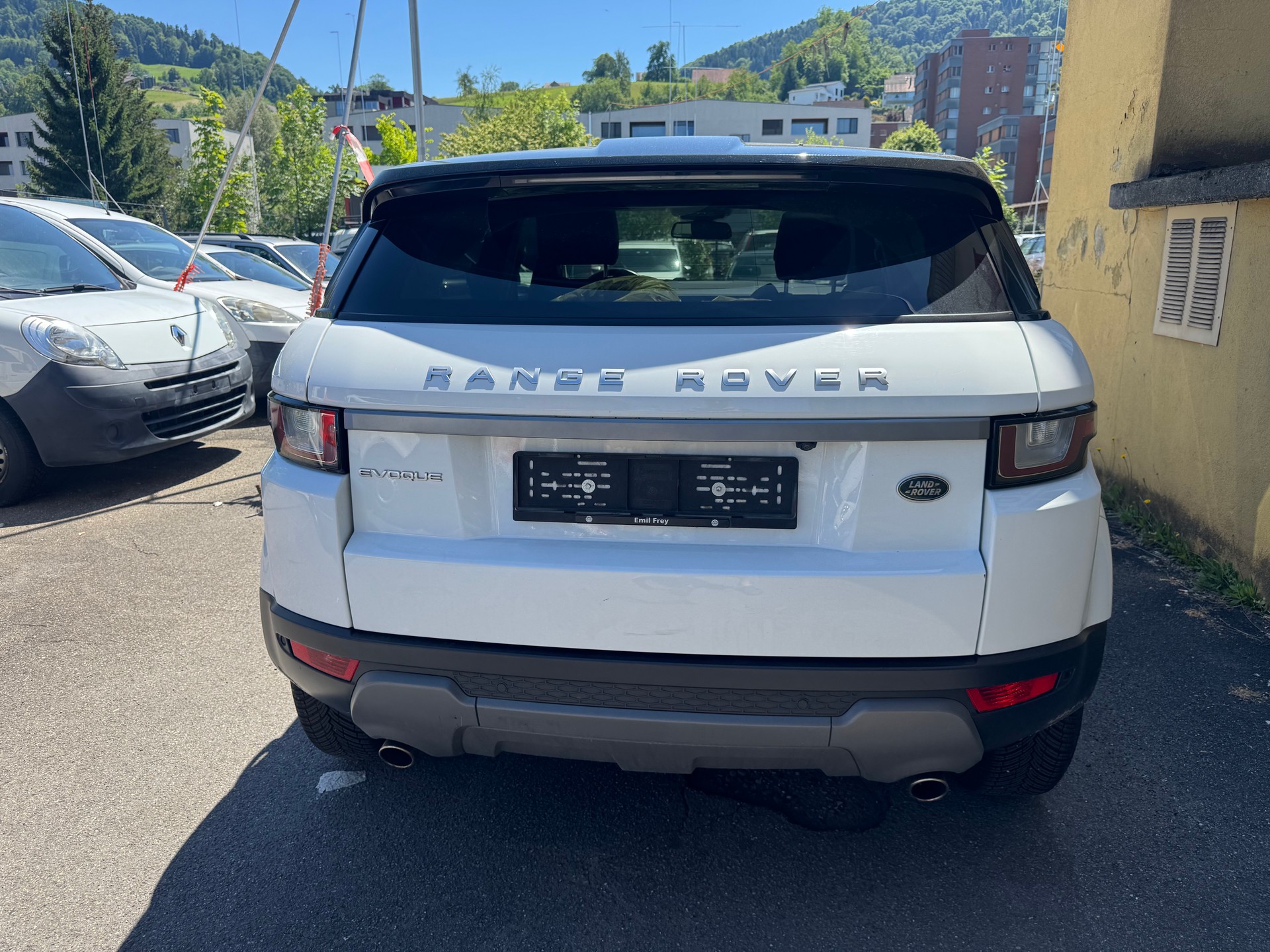 LAND ROVER Range Rover Evoque 2.0 TD4 SE Dynamic AT9-image-4