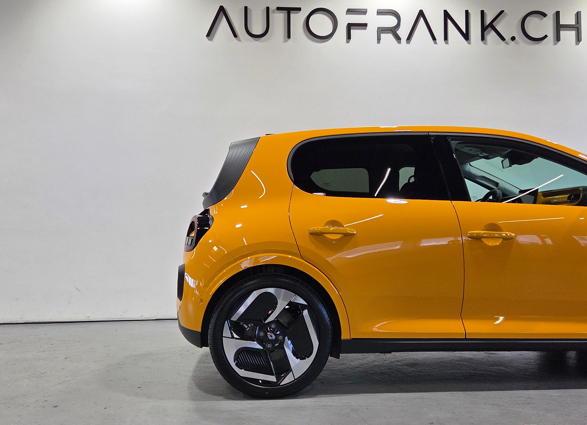 RENAULT Twingo E-Tech Urban Range techno-image-14