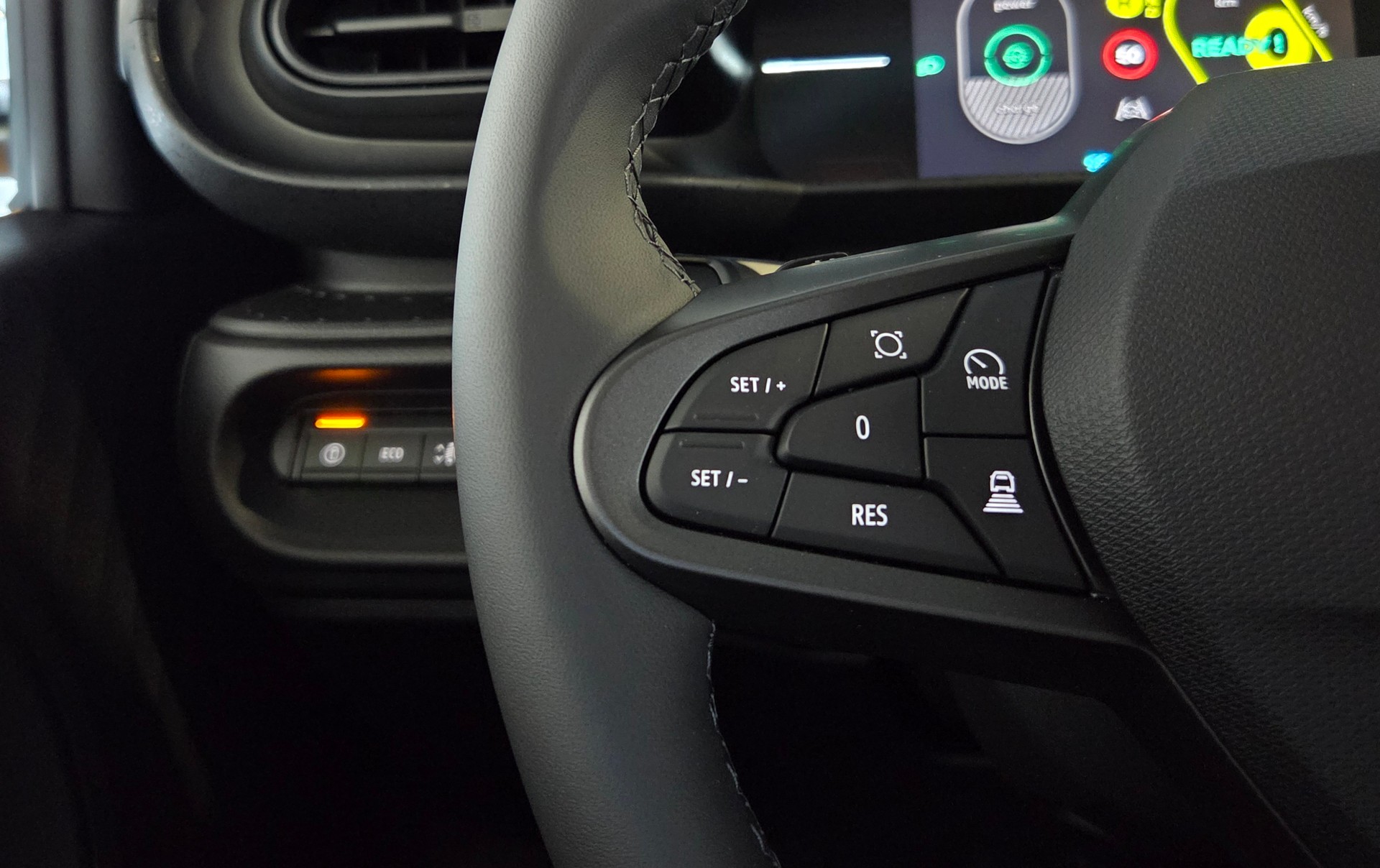 RENAULT Twingo E-Tech Urban Range techno-image-5
