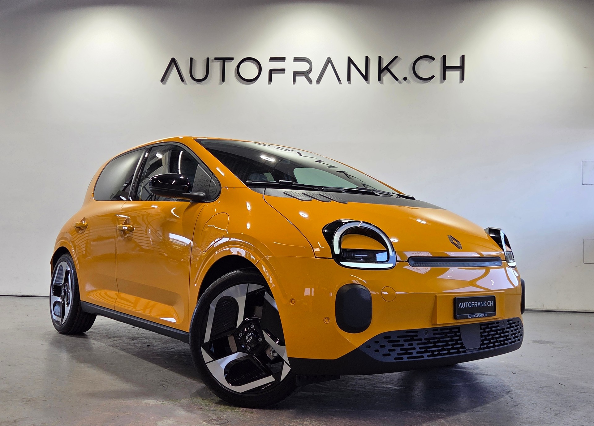 RENAULT Twingo E-Tech Urban Range techno-image-13