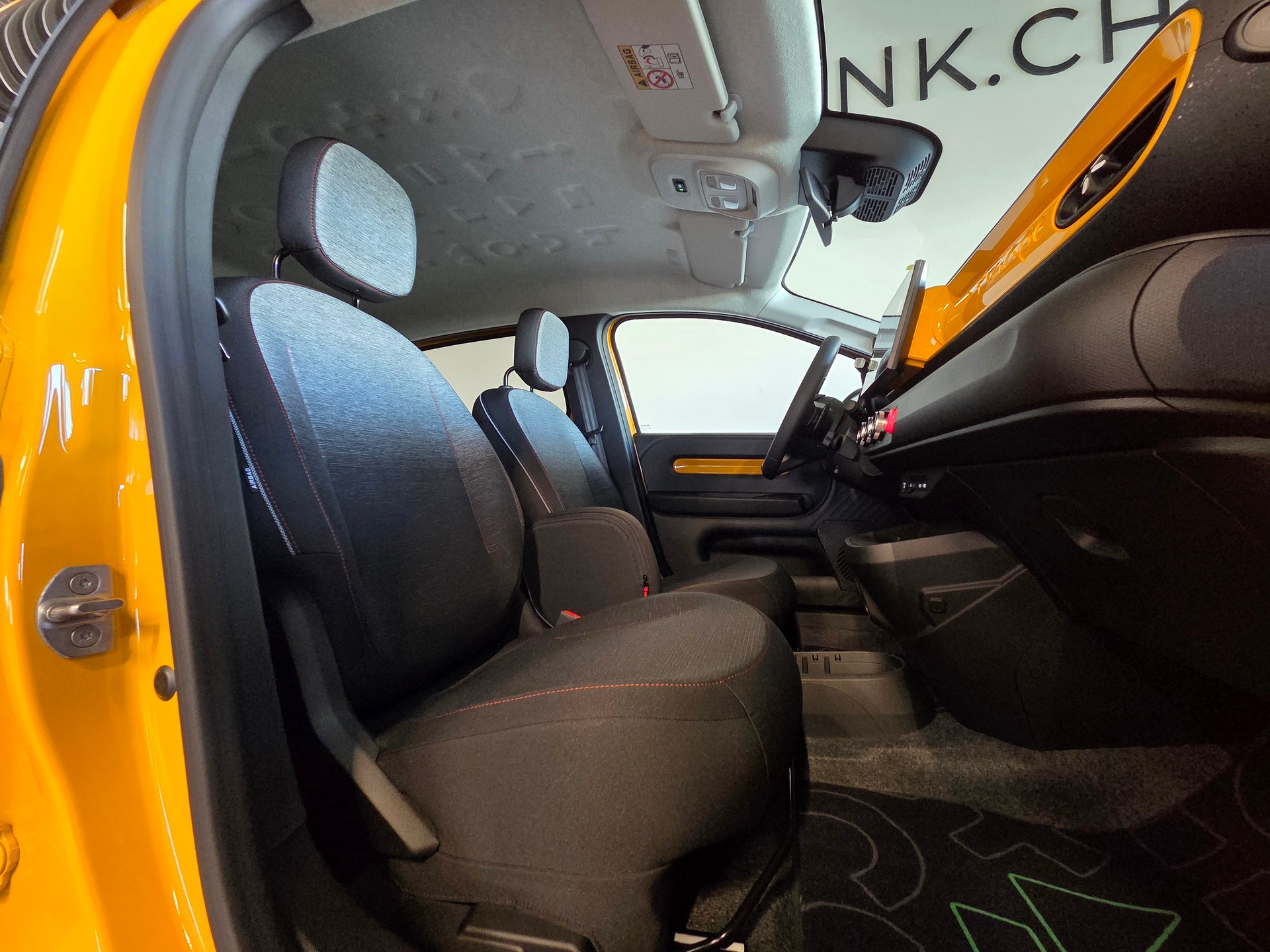 RENAULT Twingo E-Tech Urban Range techno-image-11