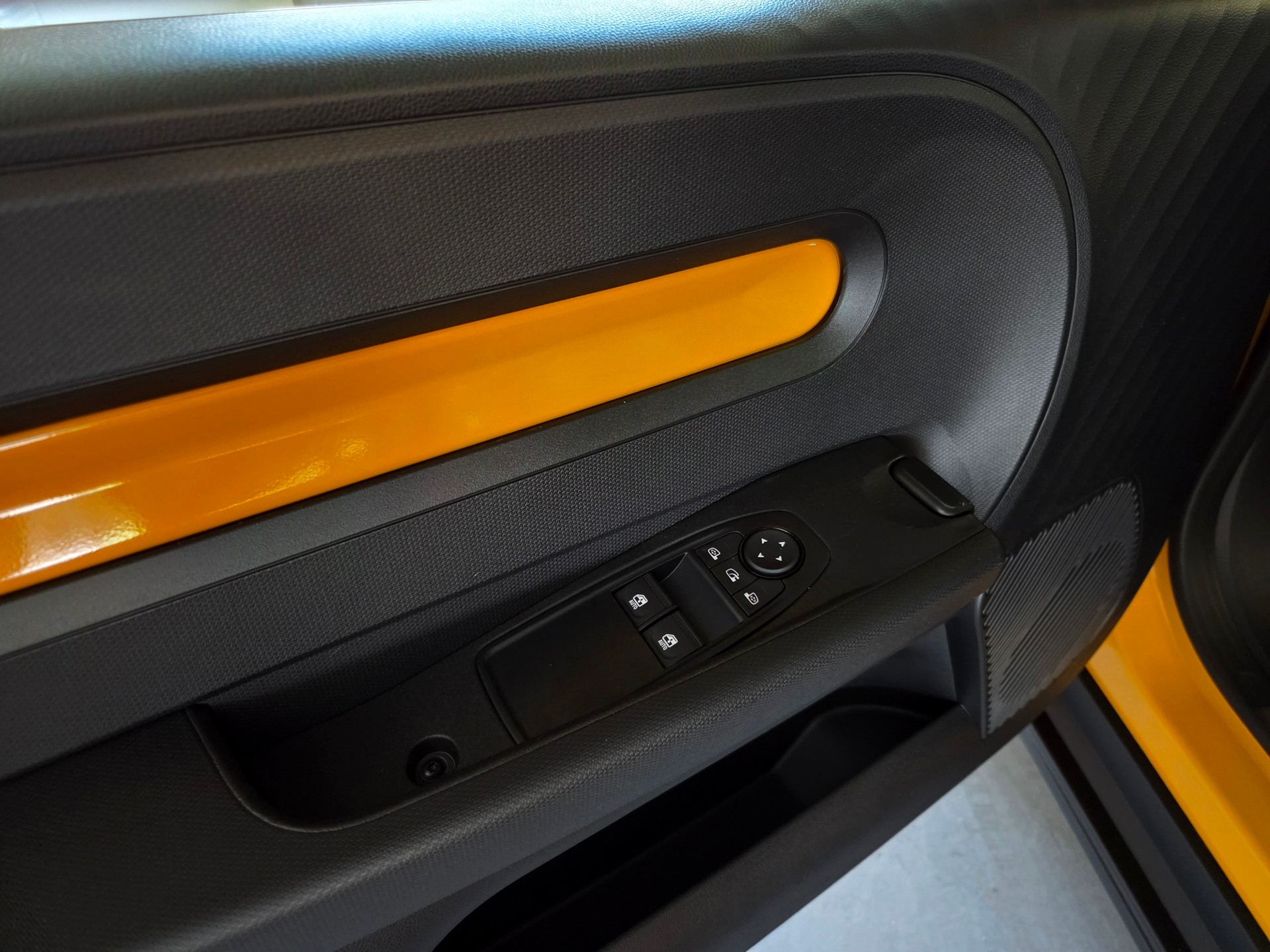 RENAULT Twingo E-Tech Urban Range techno-image-16