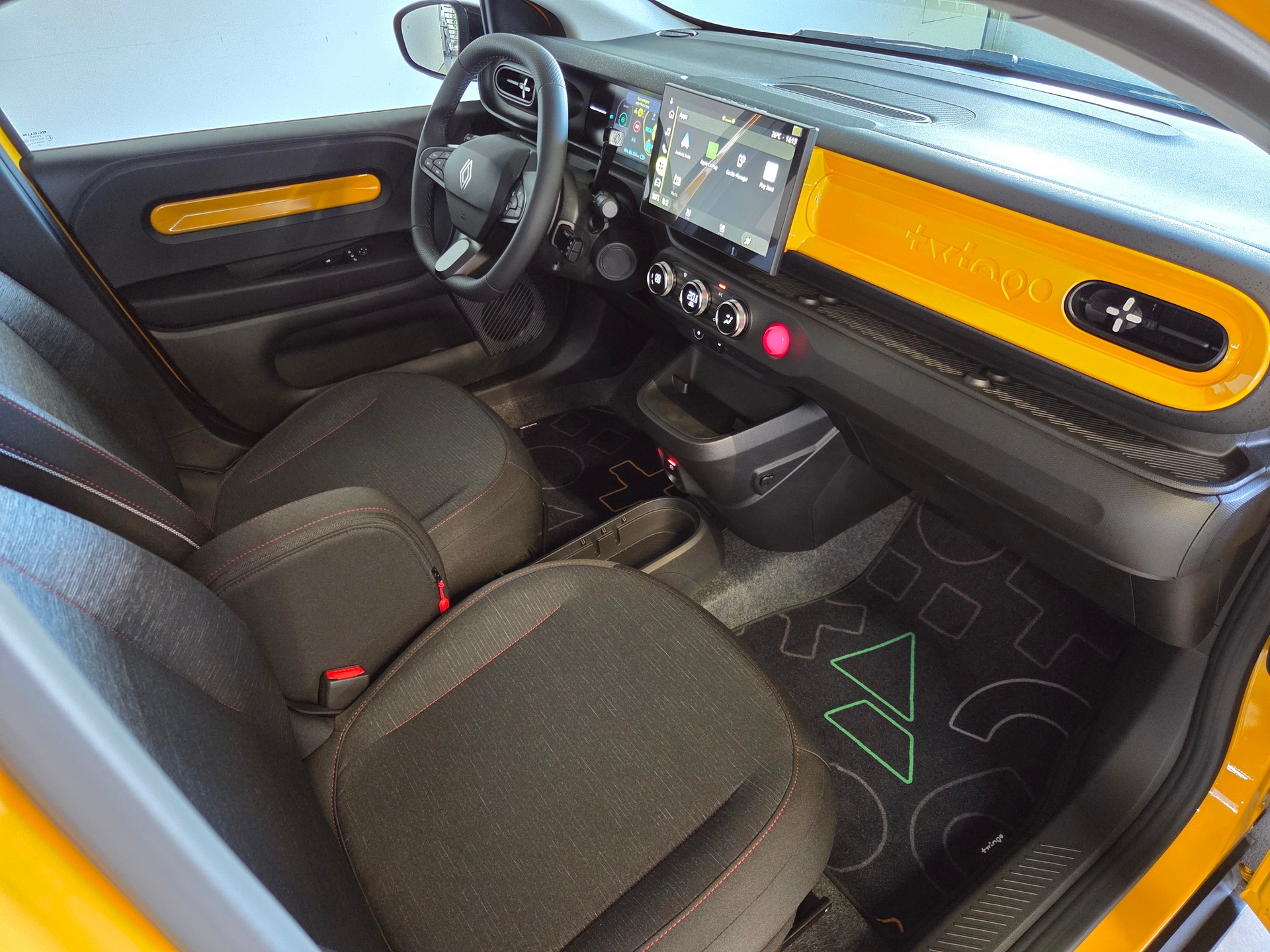 RENAULT Twingo E-Tech Urban Range techno-image-7