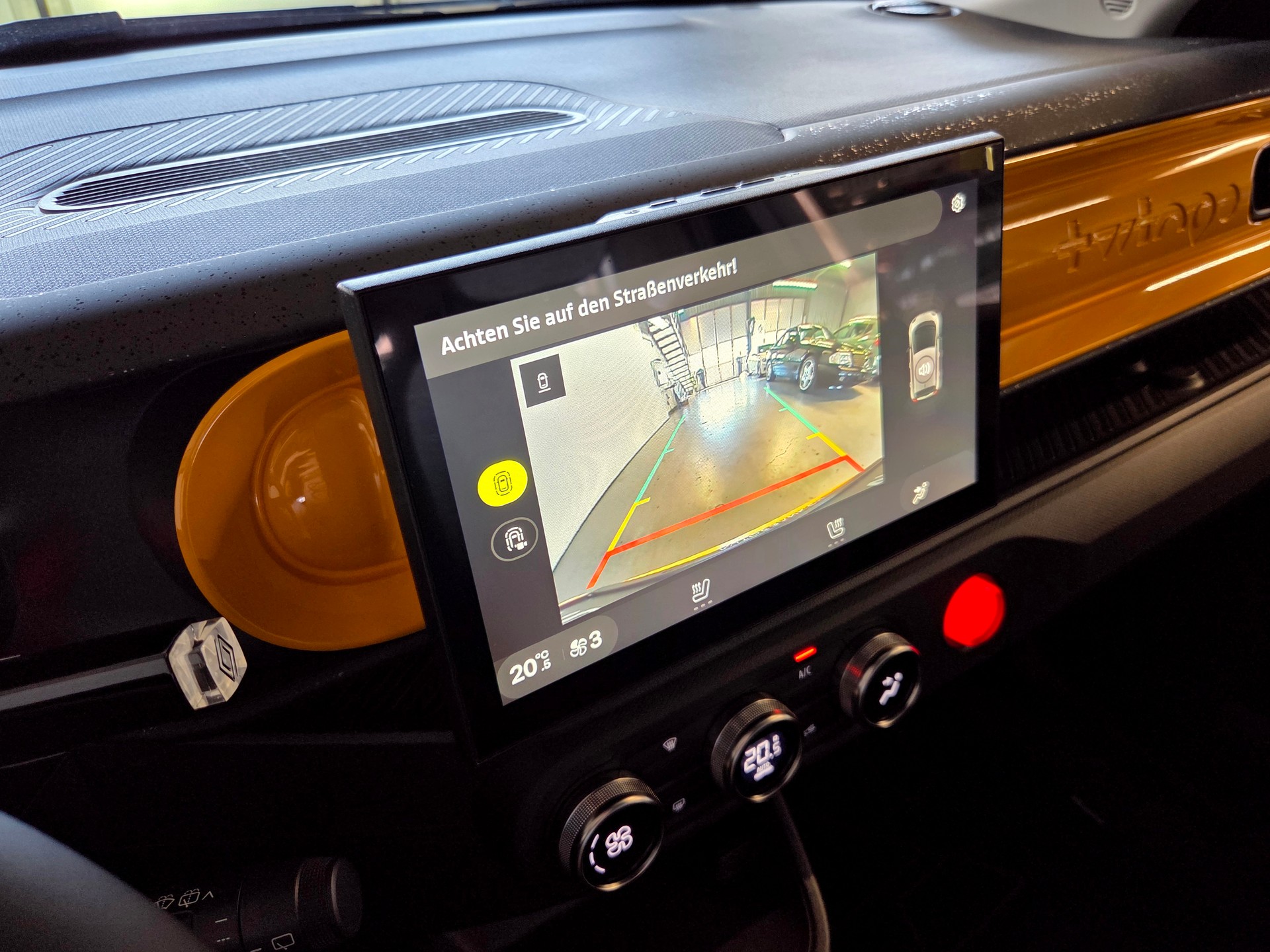 RENAULT Twingo E-Tech Urban Range techno-image-4